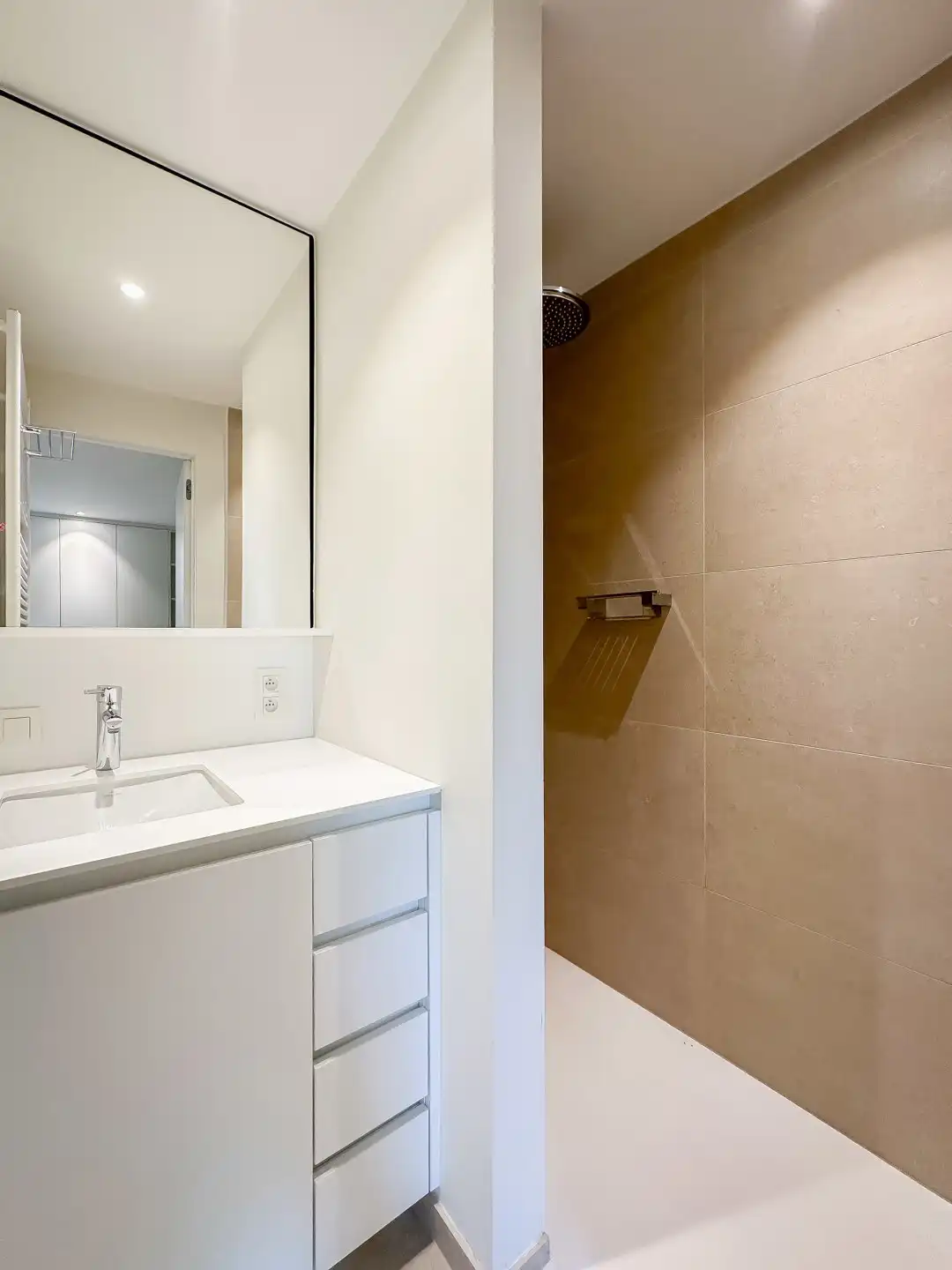 Gelijkvloers HOEKAPPARTEMENT, zonnig terras, te DUINENWATER foto 18