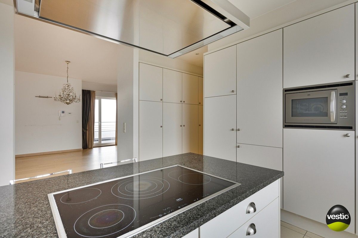 Riant appartement met panoramisch uitzicht, 2 slaapkamers en uitzonderlijk groot terras. foto 8