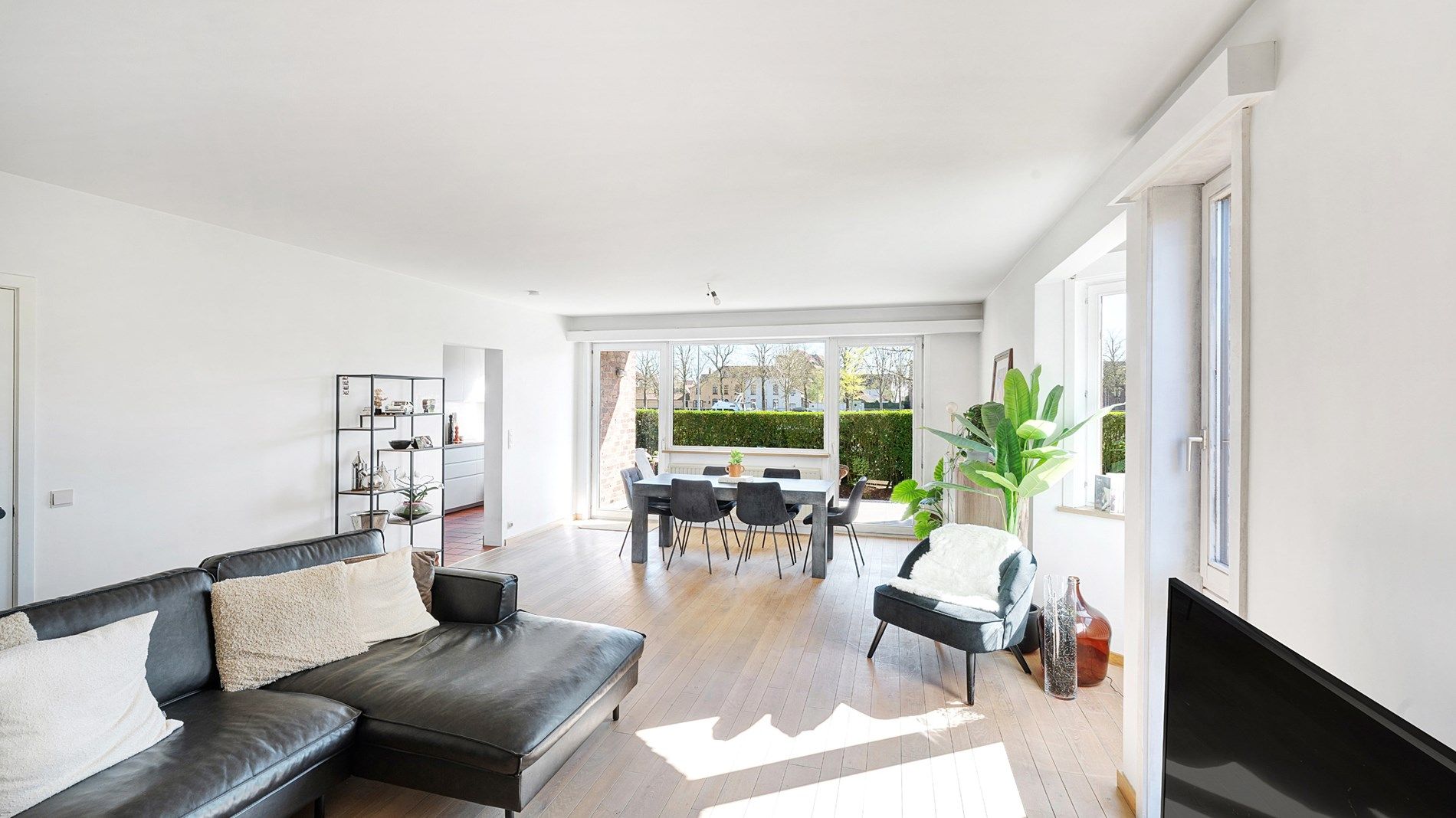 Mooi gelegen appartement (137 m²) te Brugge. Parking inbegrepen. foto 4