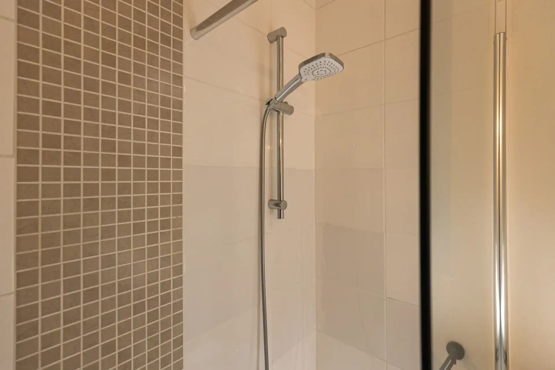 Verzorgd appartement met 2 SLKPS in rustige buurt foto 30