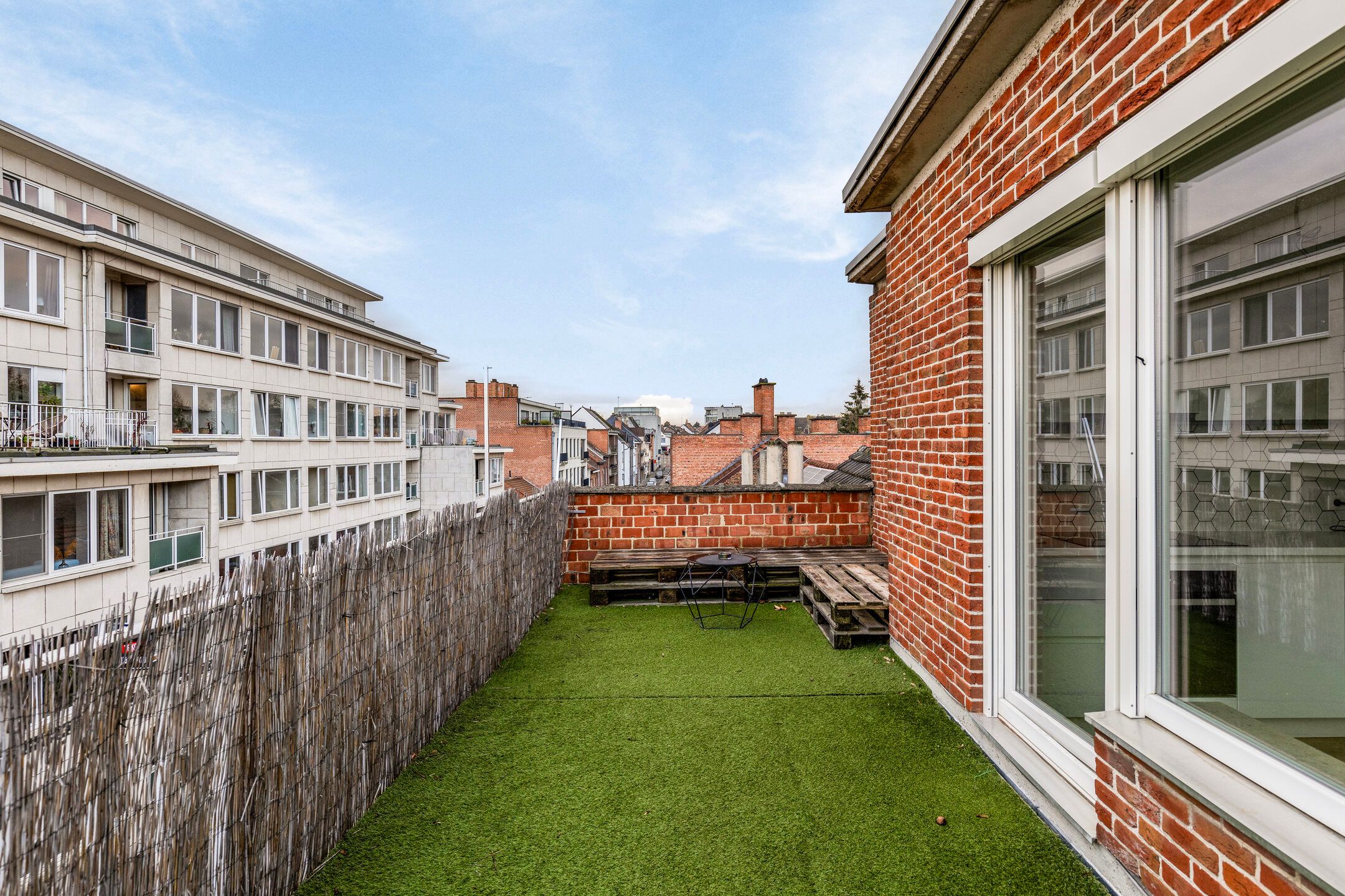 Instapklaar appartement met 2 slaapkamers en terras foto 13