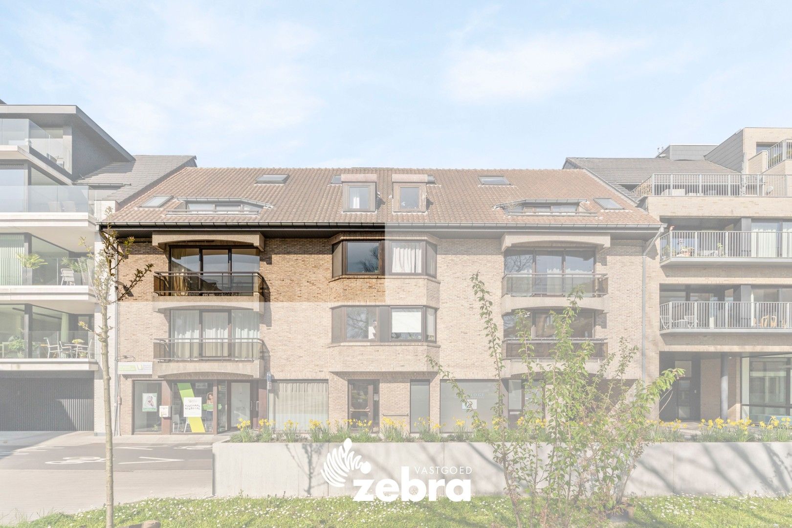 Prachtig & lichtrijk appartement met uitzicht op de Melkmarkt te Izegem! foto 22