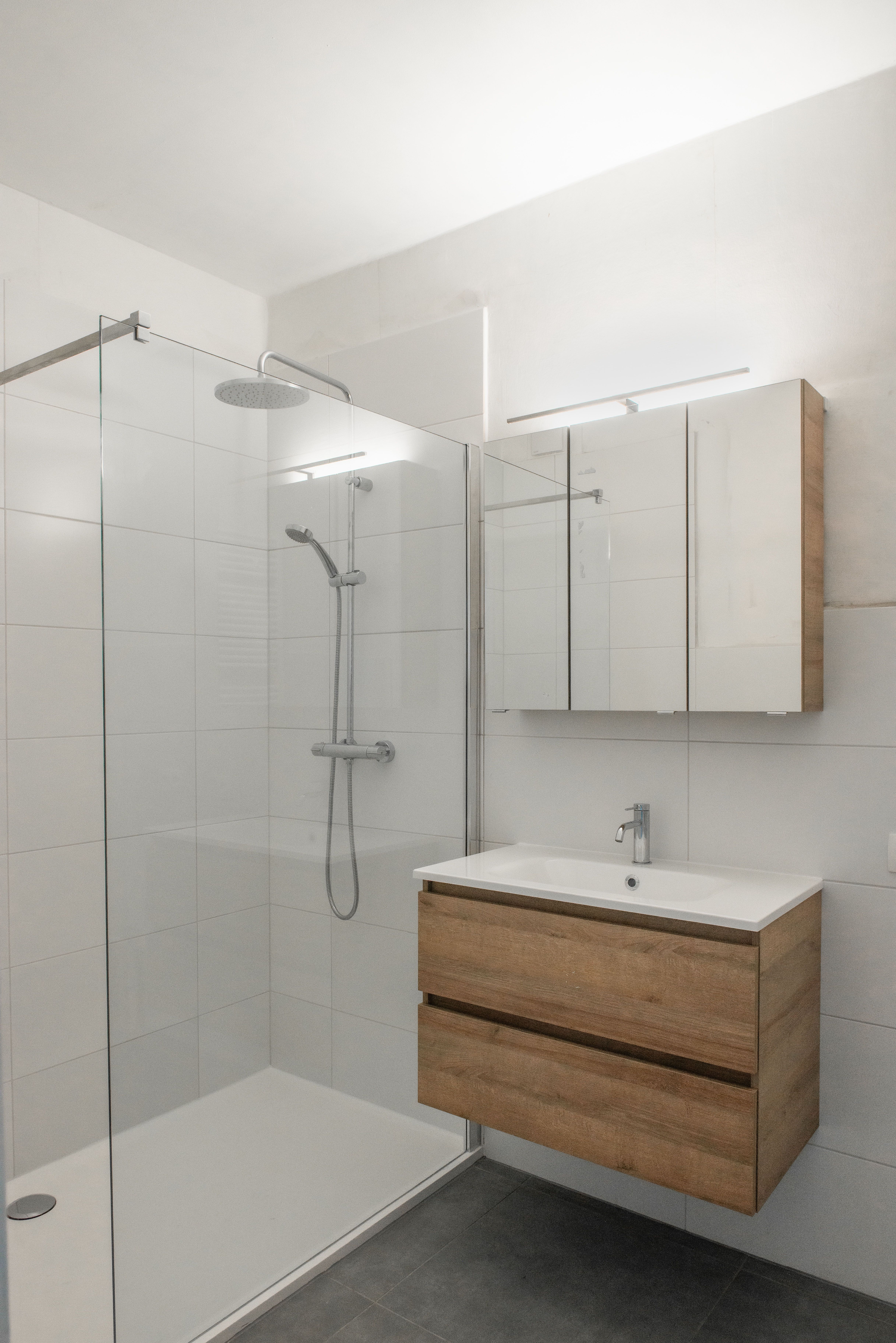 Totaal gerenoveerd appartement met 2 slaapkamers én garagebox met zicht op het groen! foto 8