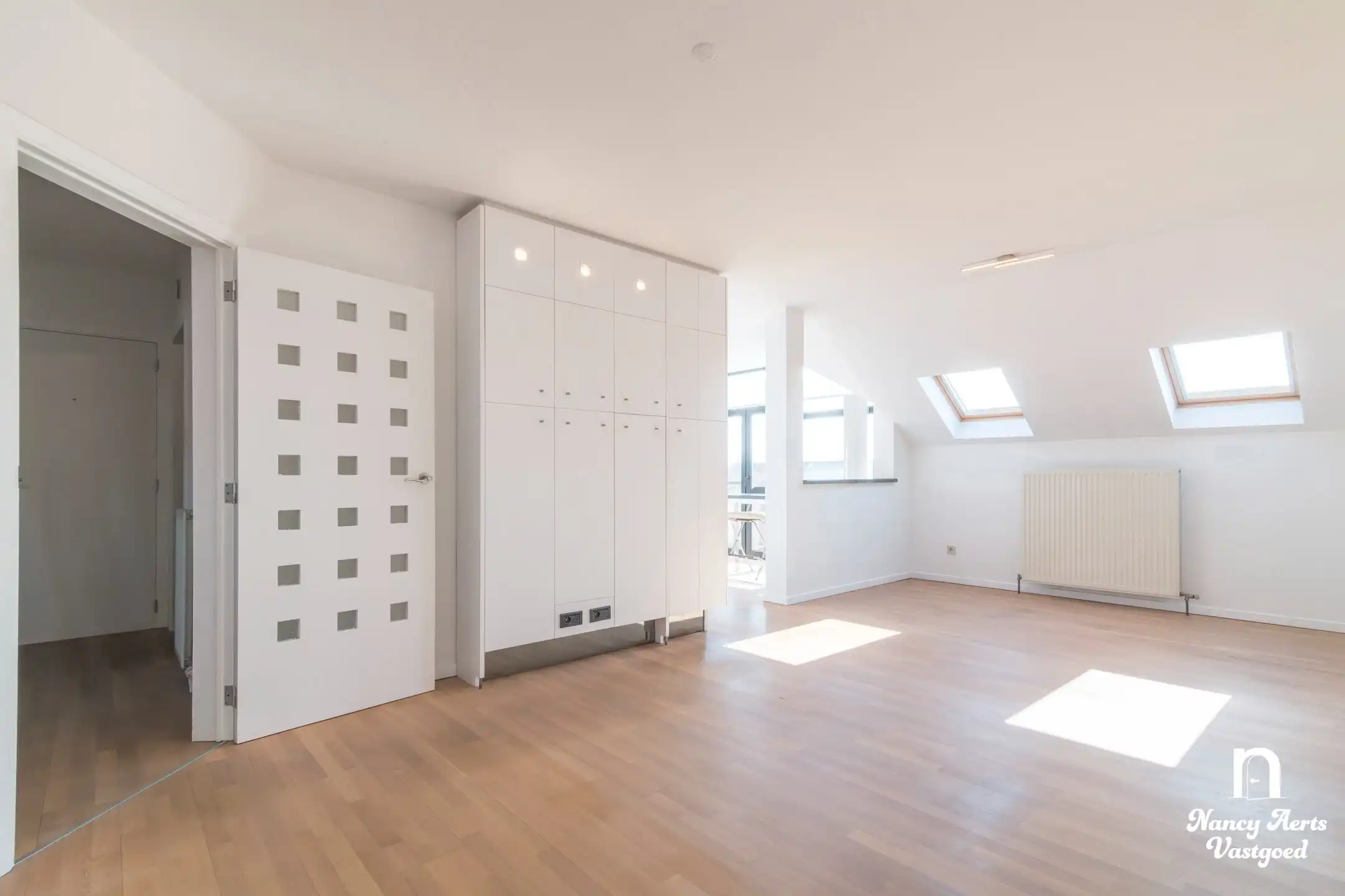 Ruim, lichtrijk appartement met zonnig terras in hartje Paal foto 4