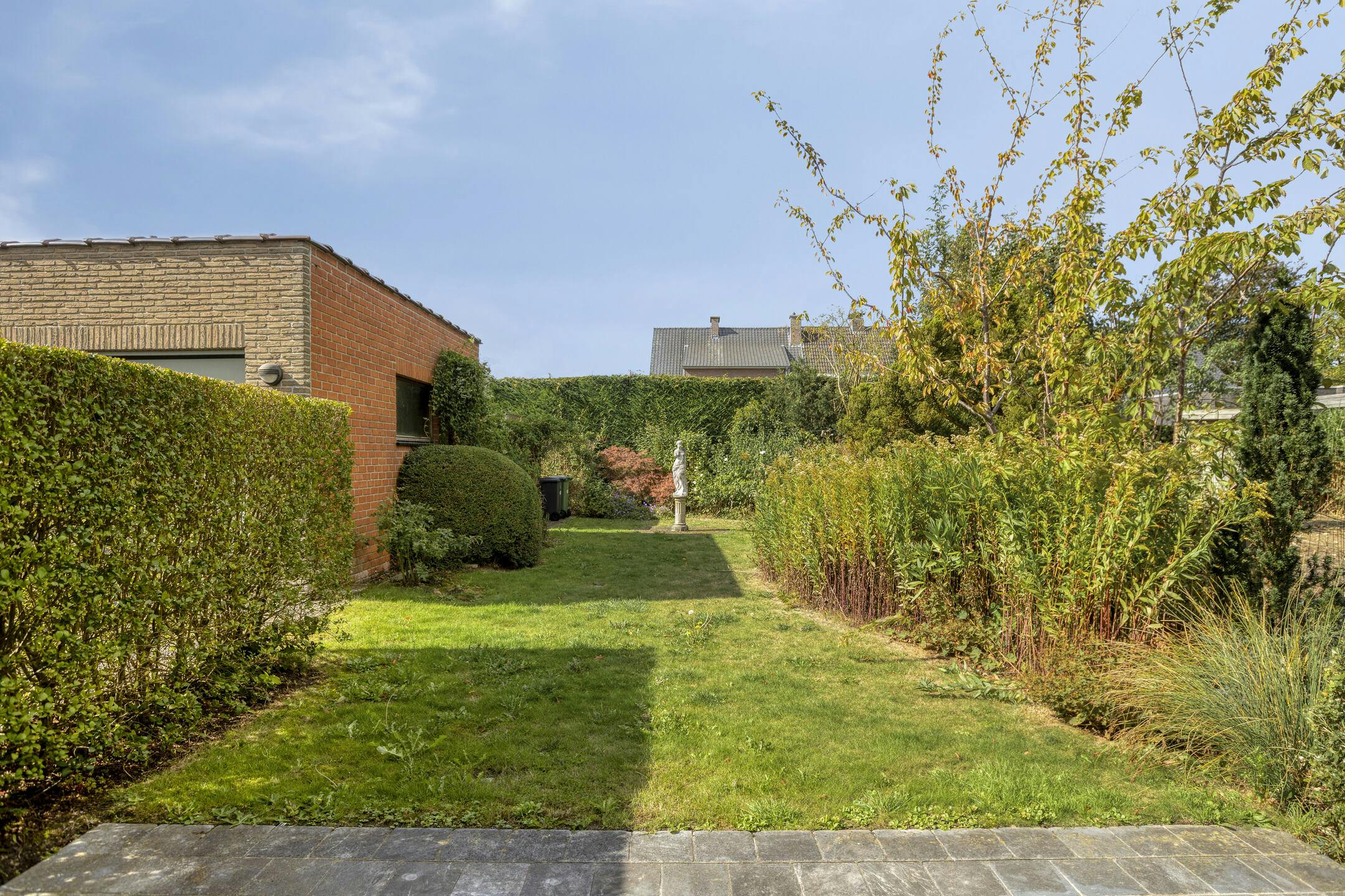 Halfopen huis te koop in Ieper met 4 kamers, tuin en garage foto 15