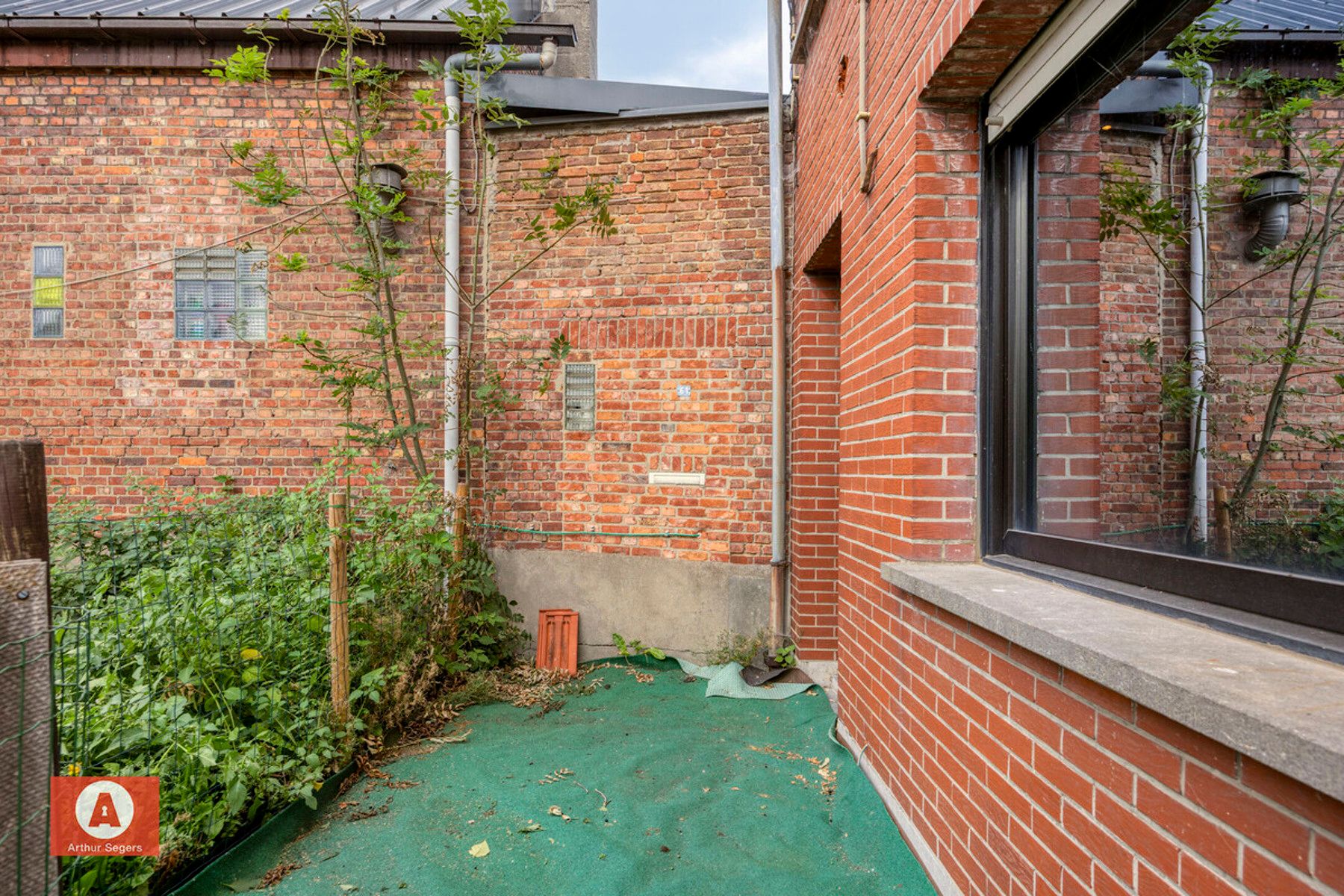 Te renoveren starters-woning of project  foto 24