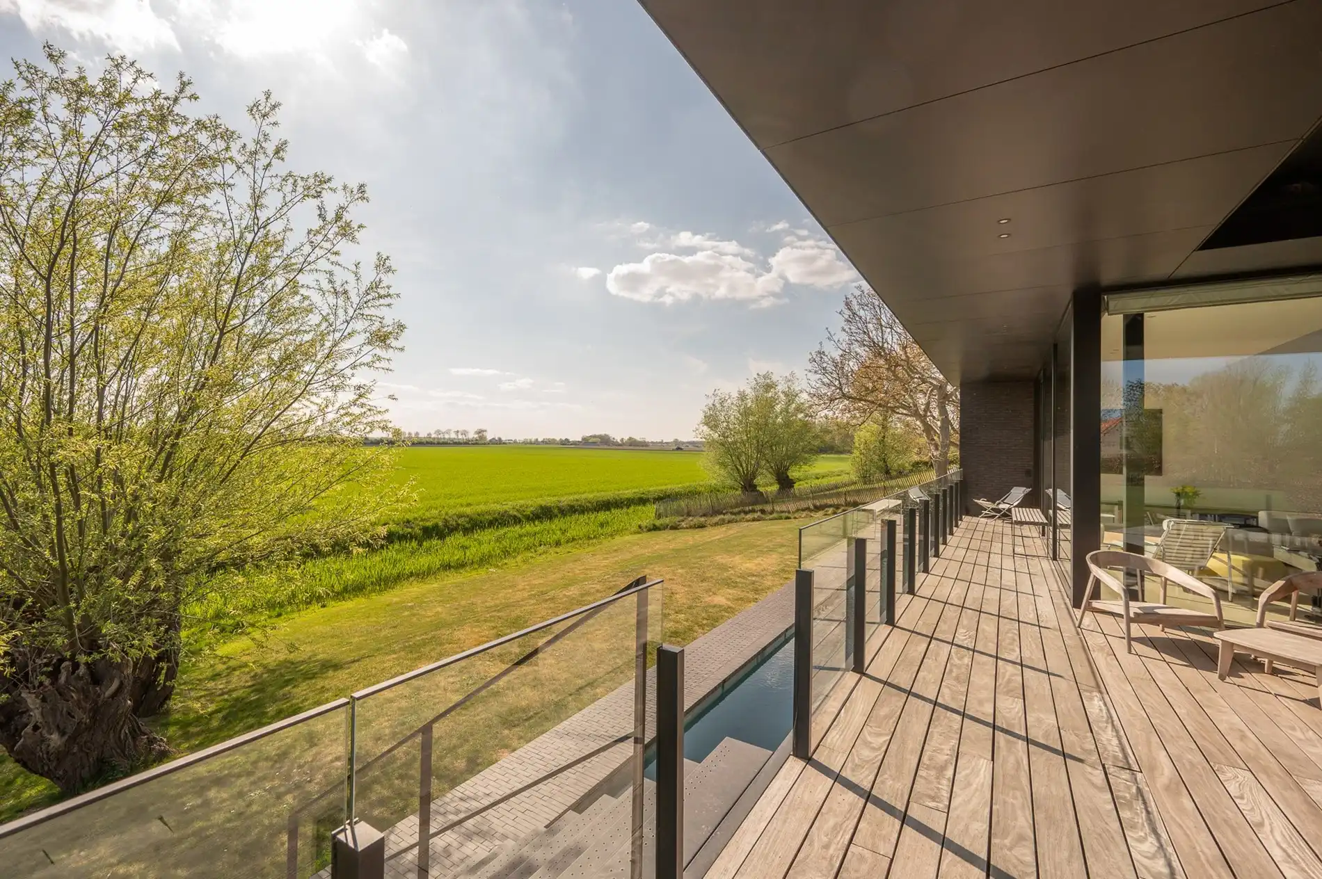 Uniek eigendom met adembenemende zichten gelegen op een perceel van ongeveer 3000 m². foto 27