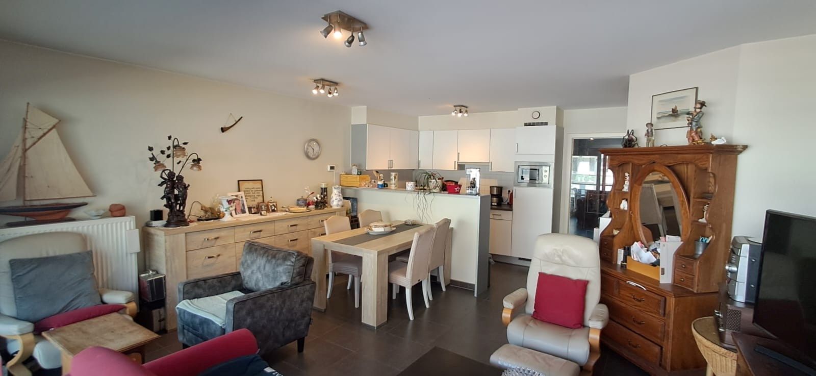 APPARTEMENT MET 2 SLAAPKAMERS EN ZEEZICHT TE KOKSIJDE foto 2