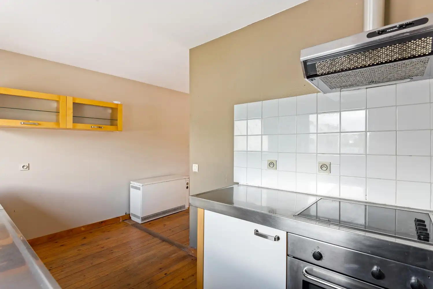 Handelshuis met 2 handelsruimtes en appartement in het hart van Wommelgem. foto 19