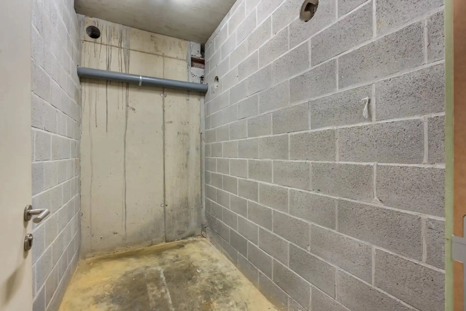 Instapklaar appartement met ruim terras in Heusden foto 25
