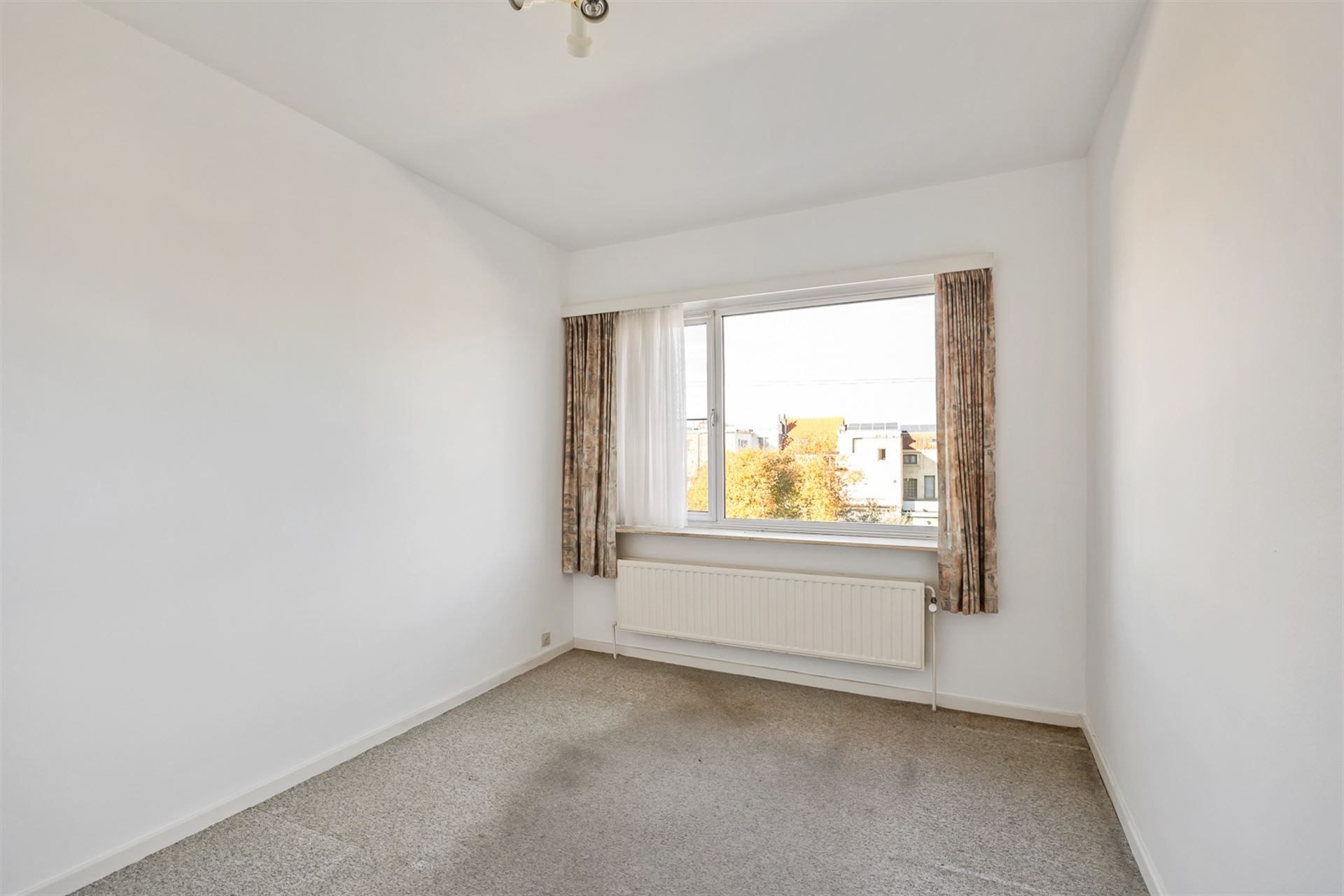 Rustig Gelegen Appartement met 2 Terrassen en Garage foto 9