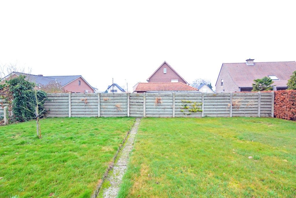 Op te frissen woning met 4 slpks op ruim perceel van 9 a 78 ca. foto 33