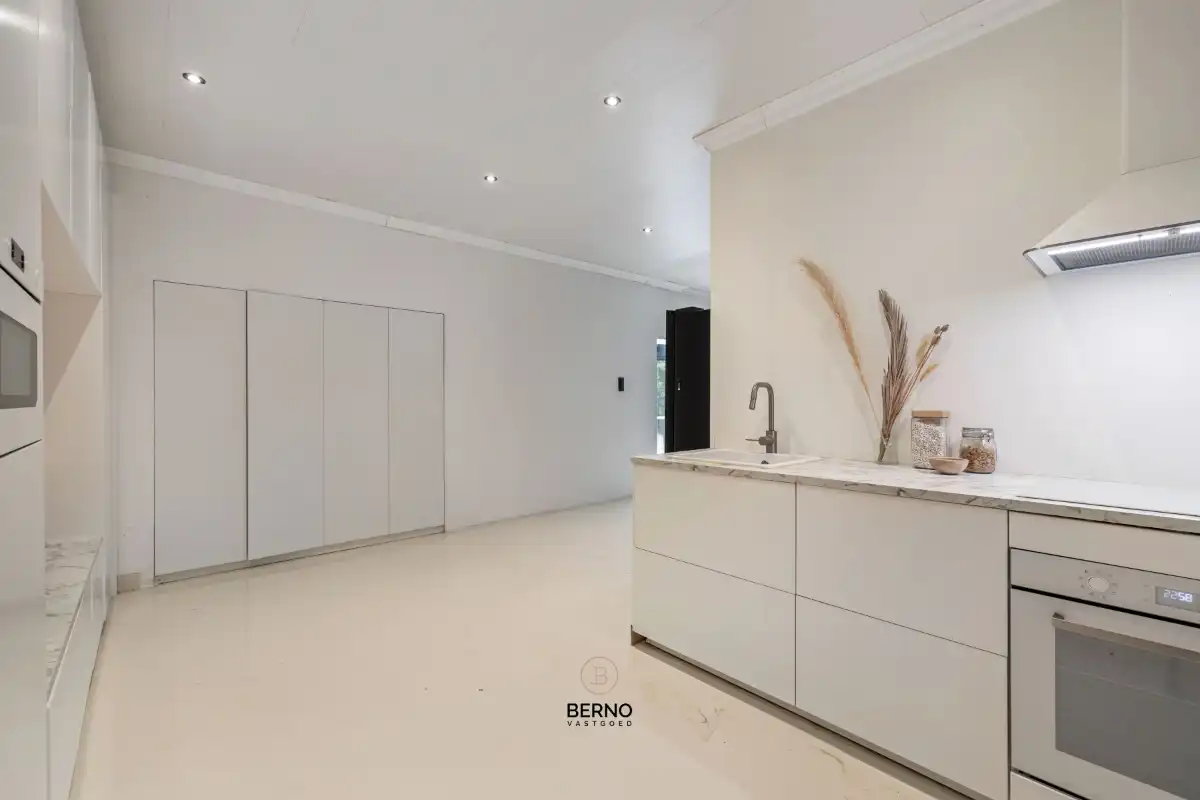 Veelzijdig pand met ruimte, rust en eindeloze mogelijkheden foto 4