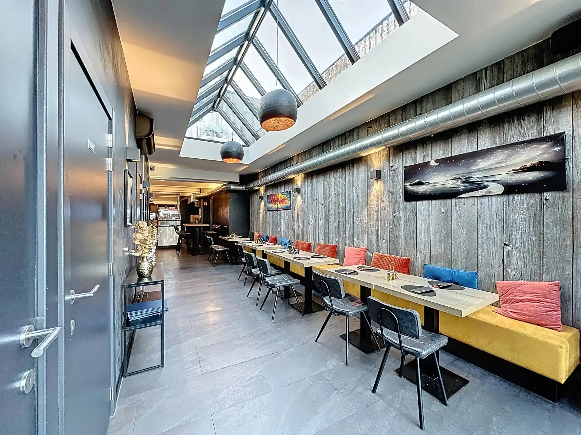 Zeer ruim handelspand met groot terras, buitenberging op toplocatie in Mol-centrum. foto 12