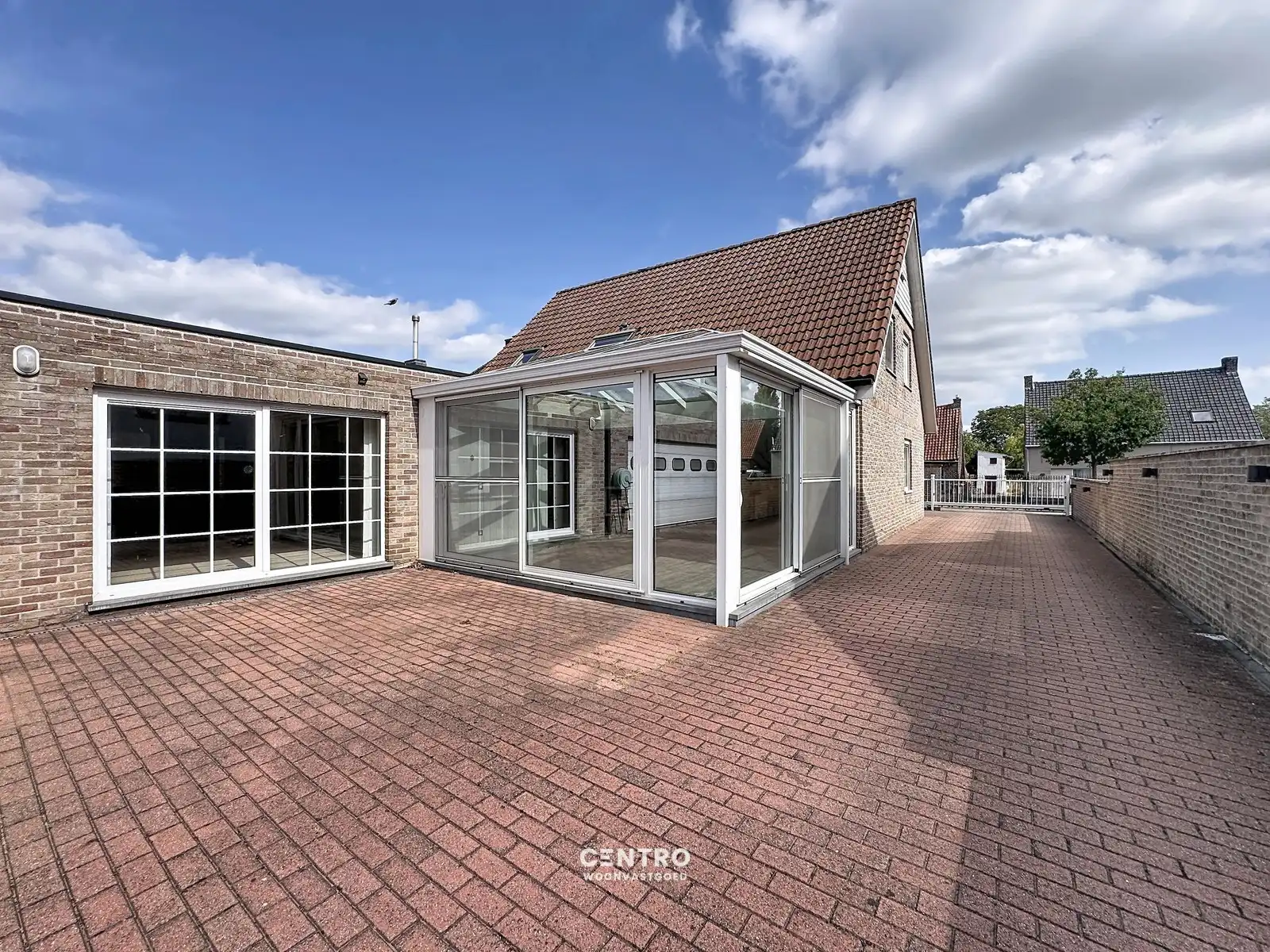 Ruime woning met opslagruimte in aangename omgeving! foto 37