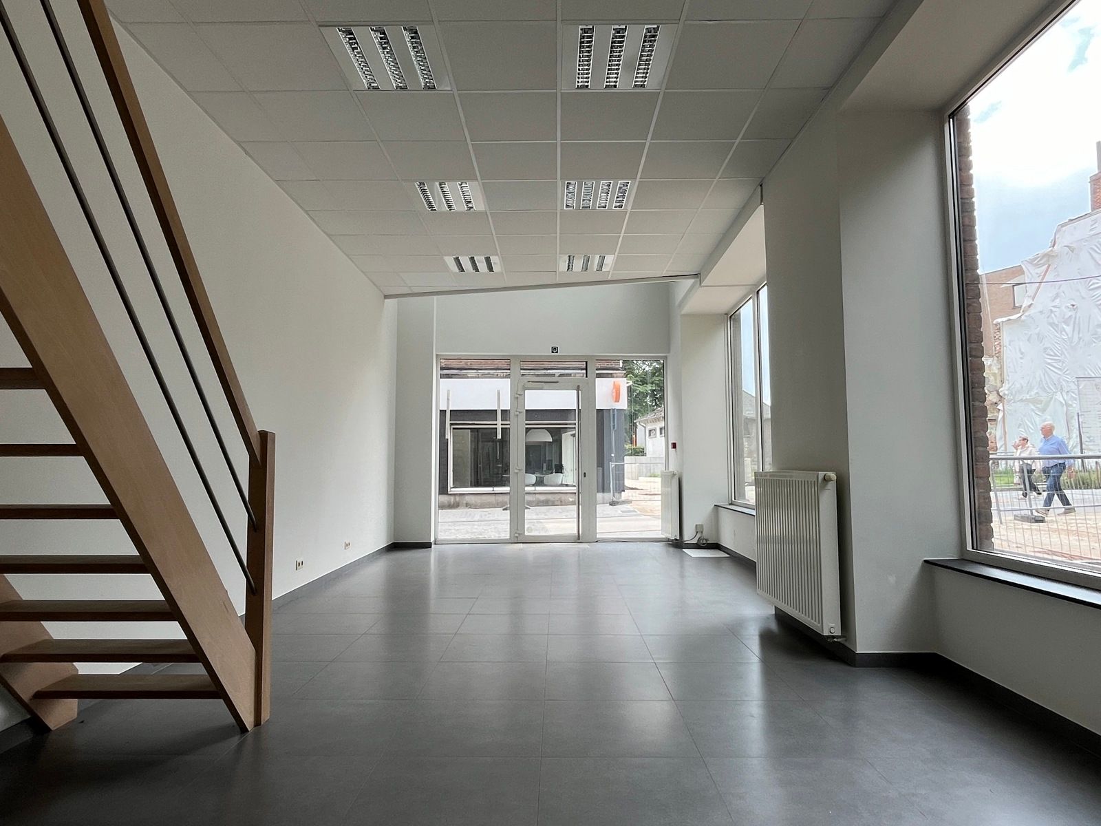 Recente handelsruimte in het centrum foto 4