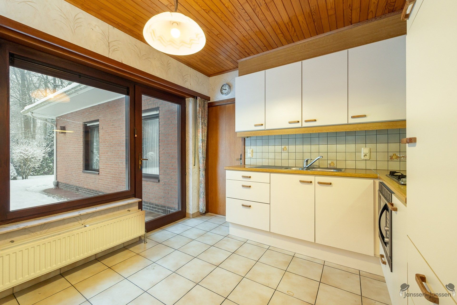 Vrijstaande villa met potentieel in gewilde wijk van Brasschaat foto 13