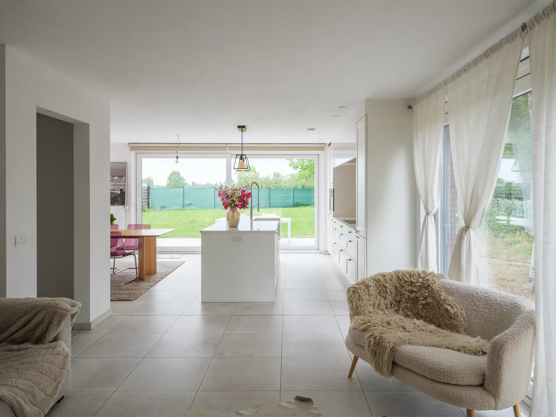 Moderne en energiezuinige woning in groene omgeving foto 7