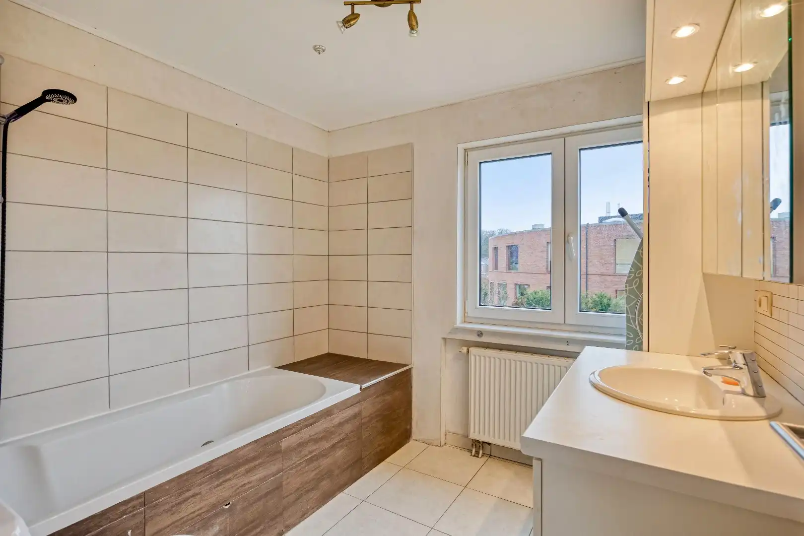 Instapklare woning te koop met 3 slpk, garage en tuin. foto 16