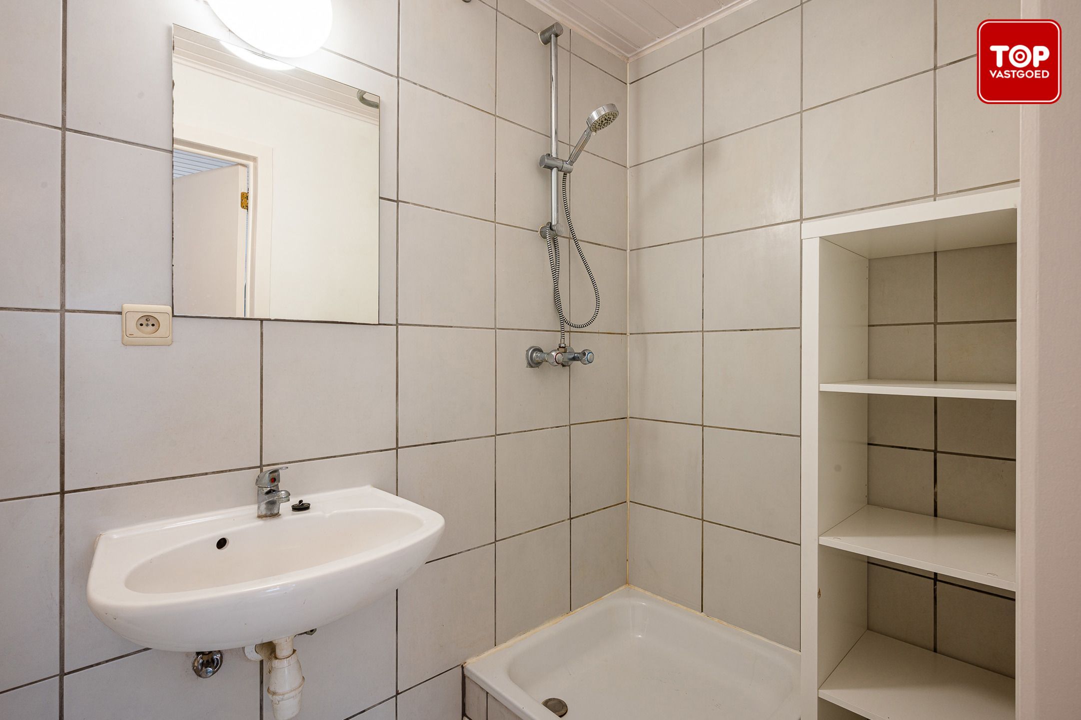 OPBRENGSTEIGENDOM: 11 studio's op TOP ligging. foto 7