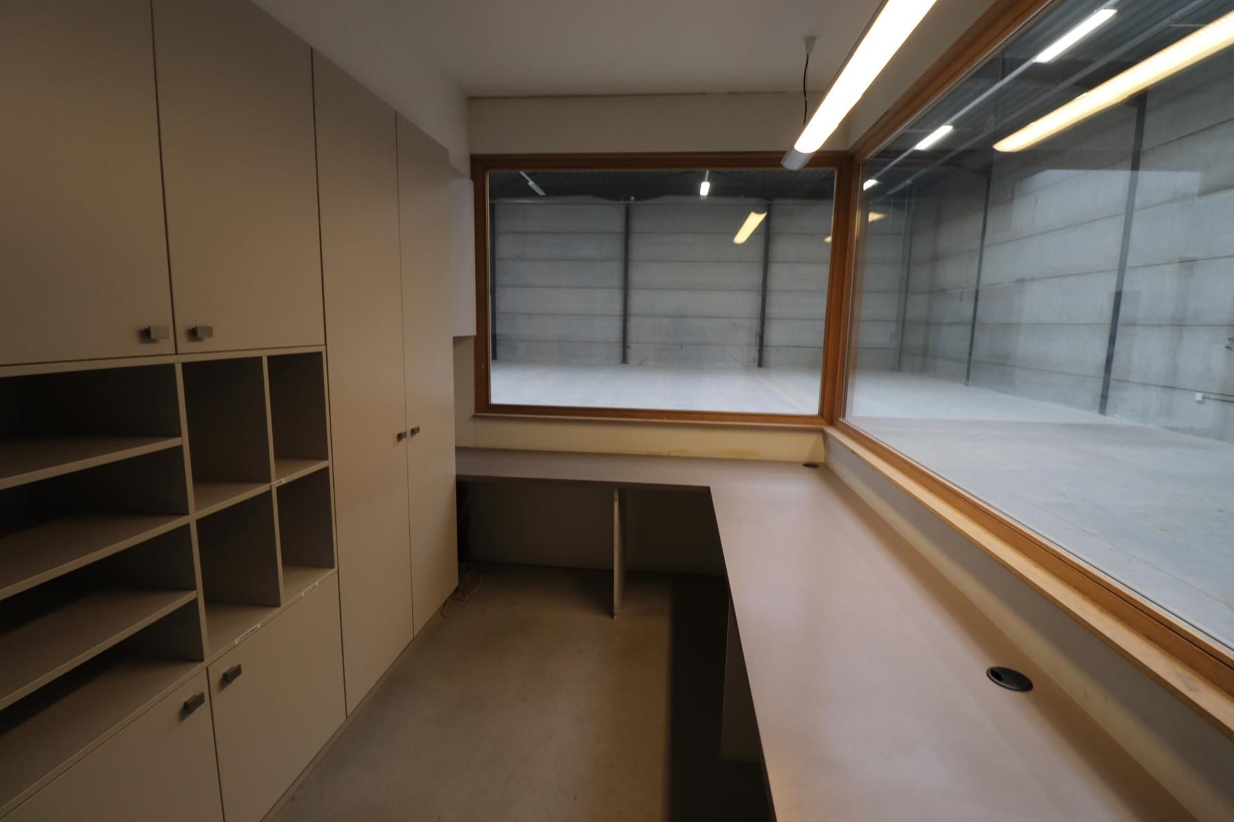 KMO-UNIT VAN 500M² MET BIJHORENDE KANTOREN. INDUSTRIEZONE MERKSPLAS foto 16