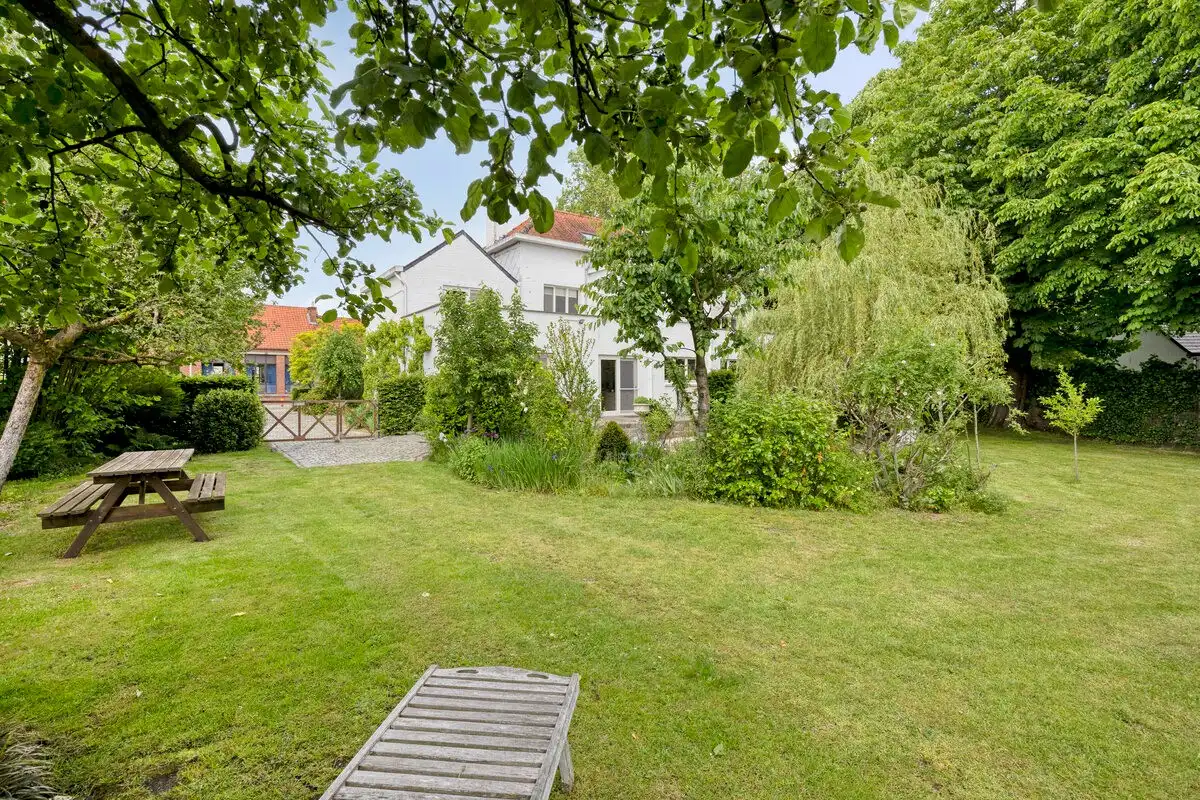 Bijzonder historisch herenhuis te koop in Heppen foto 58