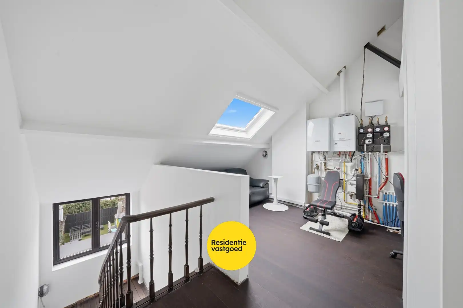 Volledig gerenoveerde woning met zonnige buitenruimte foto 24