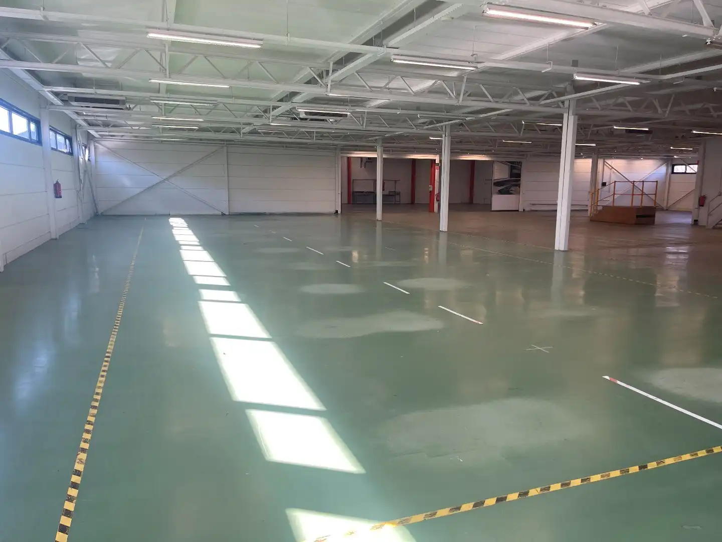 Industriële multifunctionele bedrijfsruimte van 1500m² in Hasselt met 2080 m² perceeloppervlakte en 50.00 parkeerplaatsen foto 21