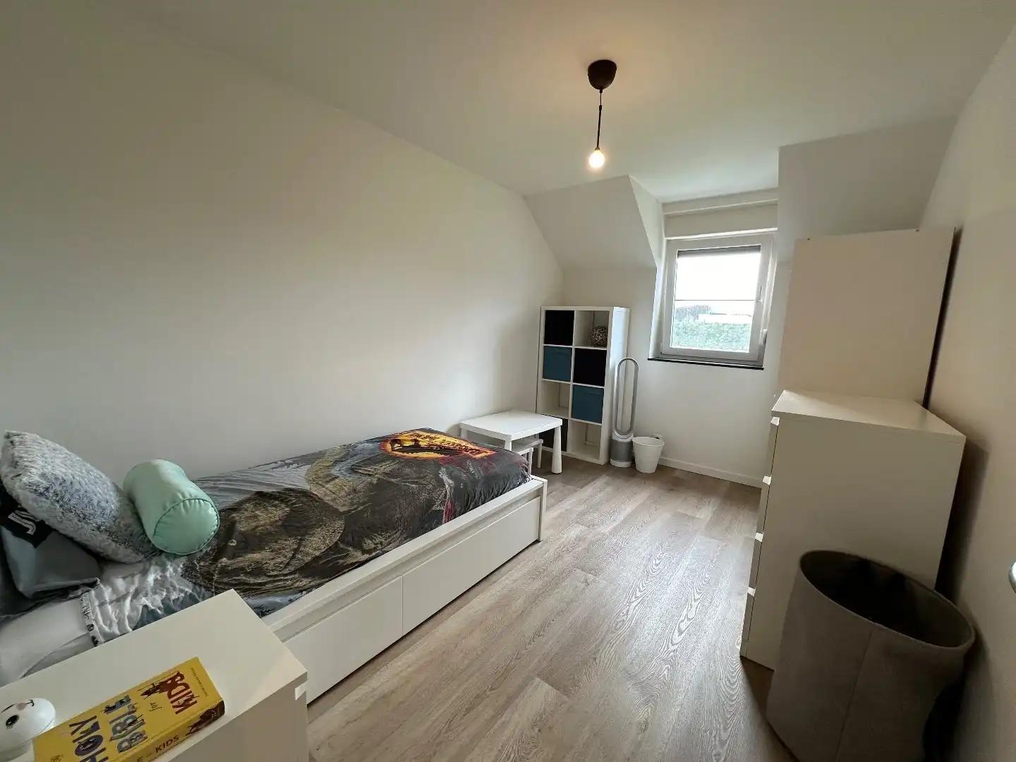 Recente woning met 3 slaapkamers, berging, kelder, zolder, garage en terras te Voeren  foto 9