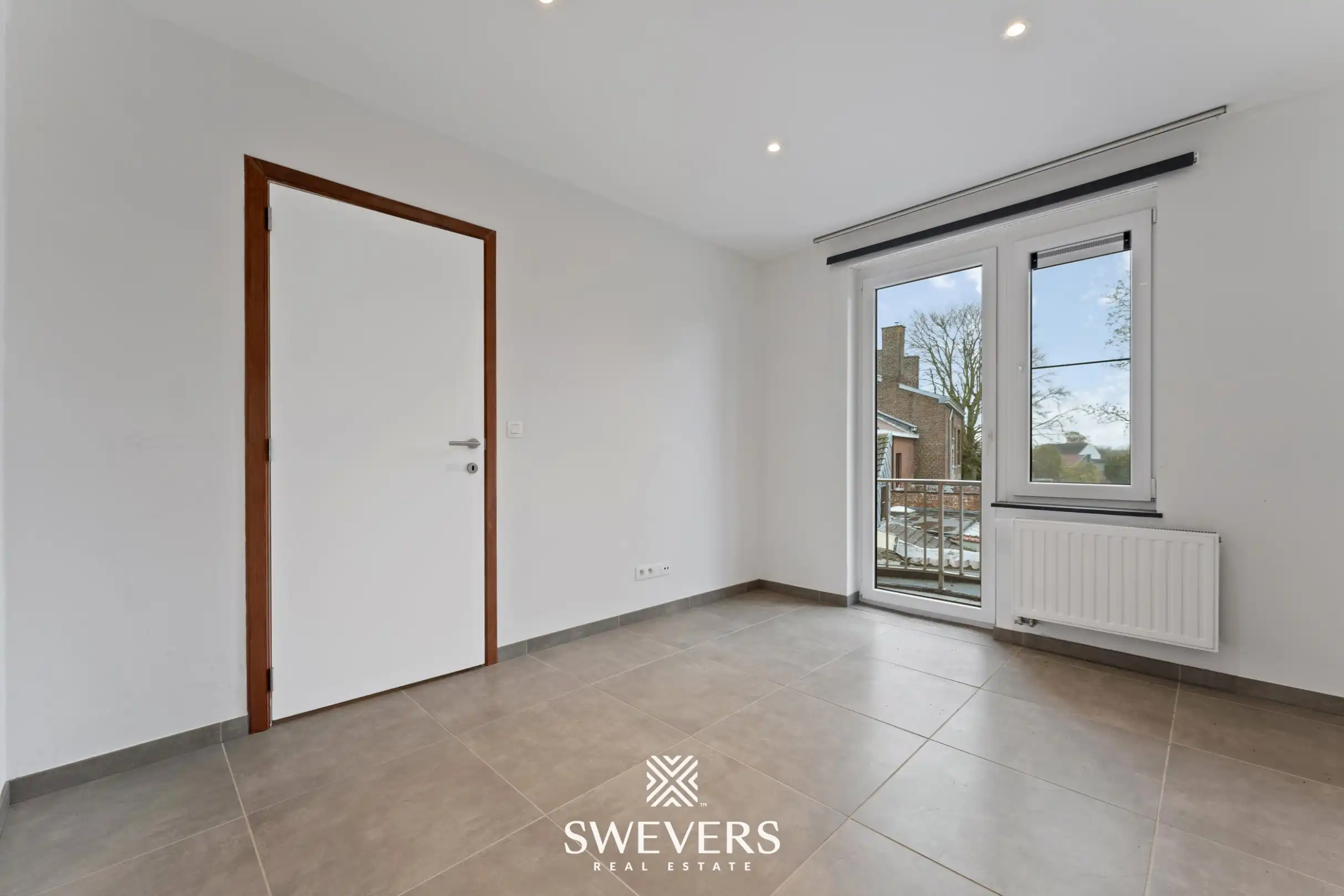 Instapklaar 2-slaapkamer appartement met autostaanplaats in hartje Tongeren   foto 13