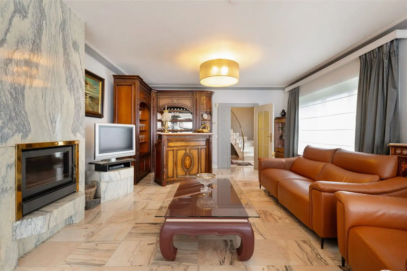 Polyvalente villa met  zeer grote loods foto 2