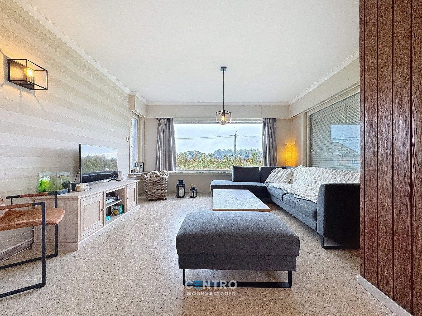 Instapklare, LANDELIJKE WONING met 4 ruime slpkms, 2 badkms, ruime garage, stalling (3 paarden) en gedraineerde buitenpiste te Hooglede (Gits). foto 5