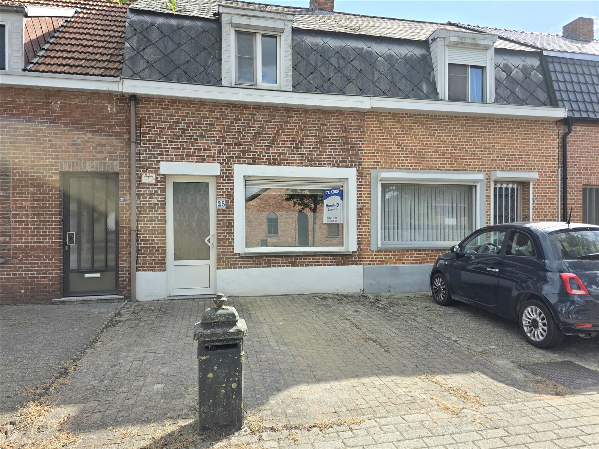 Burgerswoning met 2 à 3 slpks, parking en tuin met ingang foto 2