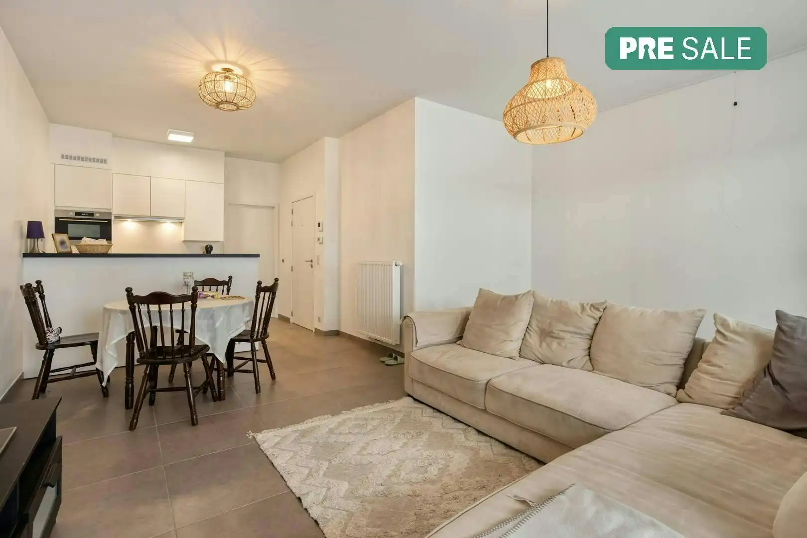 Instapklaar 2 slpk appartement met zonnige tuin en terras foto {{pictureIndex}}