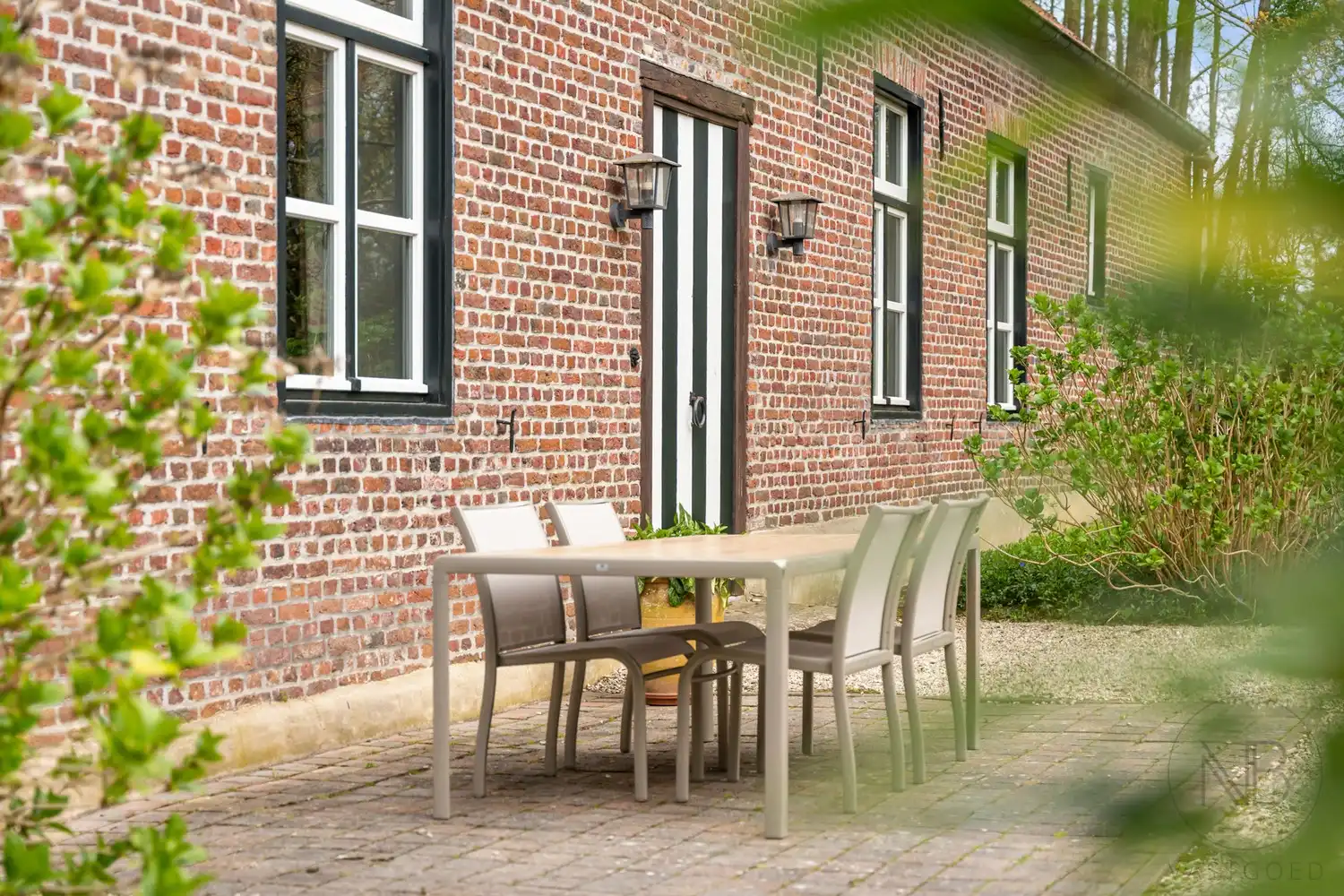 Charmante watermolen met bijgebouwen! foto 4