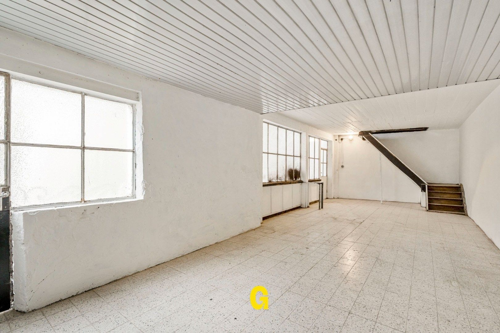 Vakkundig gerenoveerde woning met binnenkoer, tuin en bijgebouwen op 4a 62ca - EPC label B foto 25