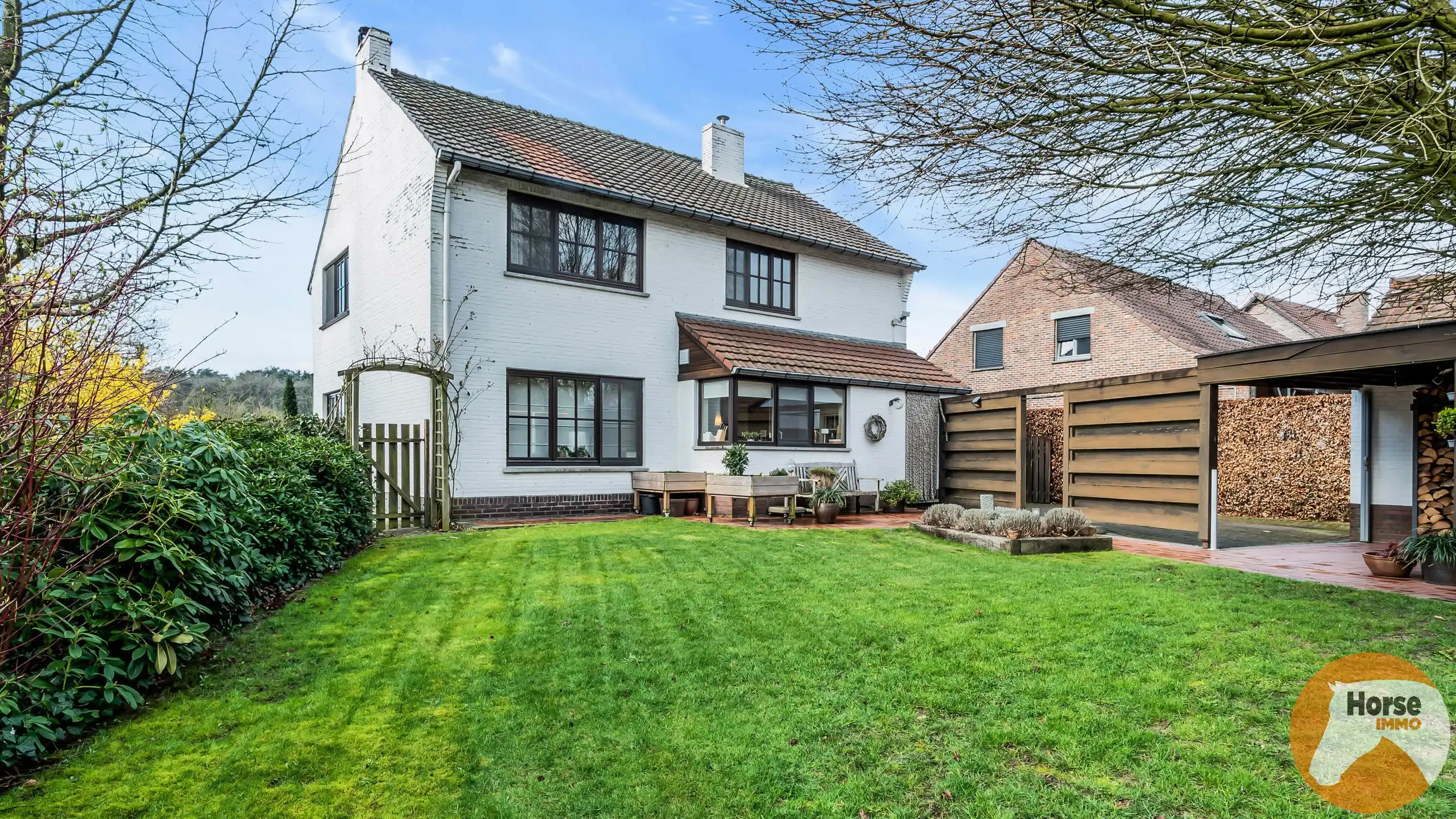 OPGLABBEEK - Gezinswoning met tuin, weide en paardenstallen  foto 4