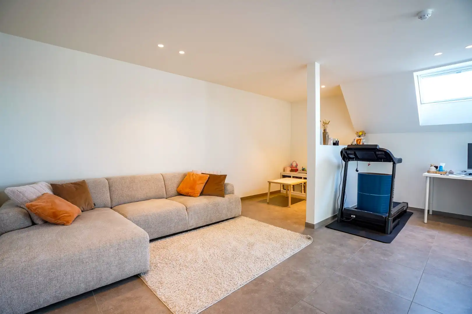 Ruim 2-slaapkamerappartement (129m²) te Leke (Diksmuide).  foto {{pictureIndex}}