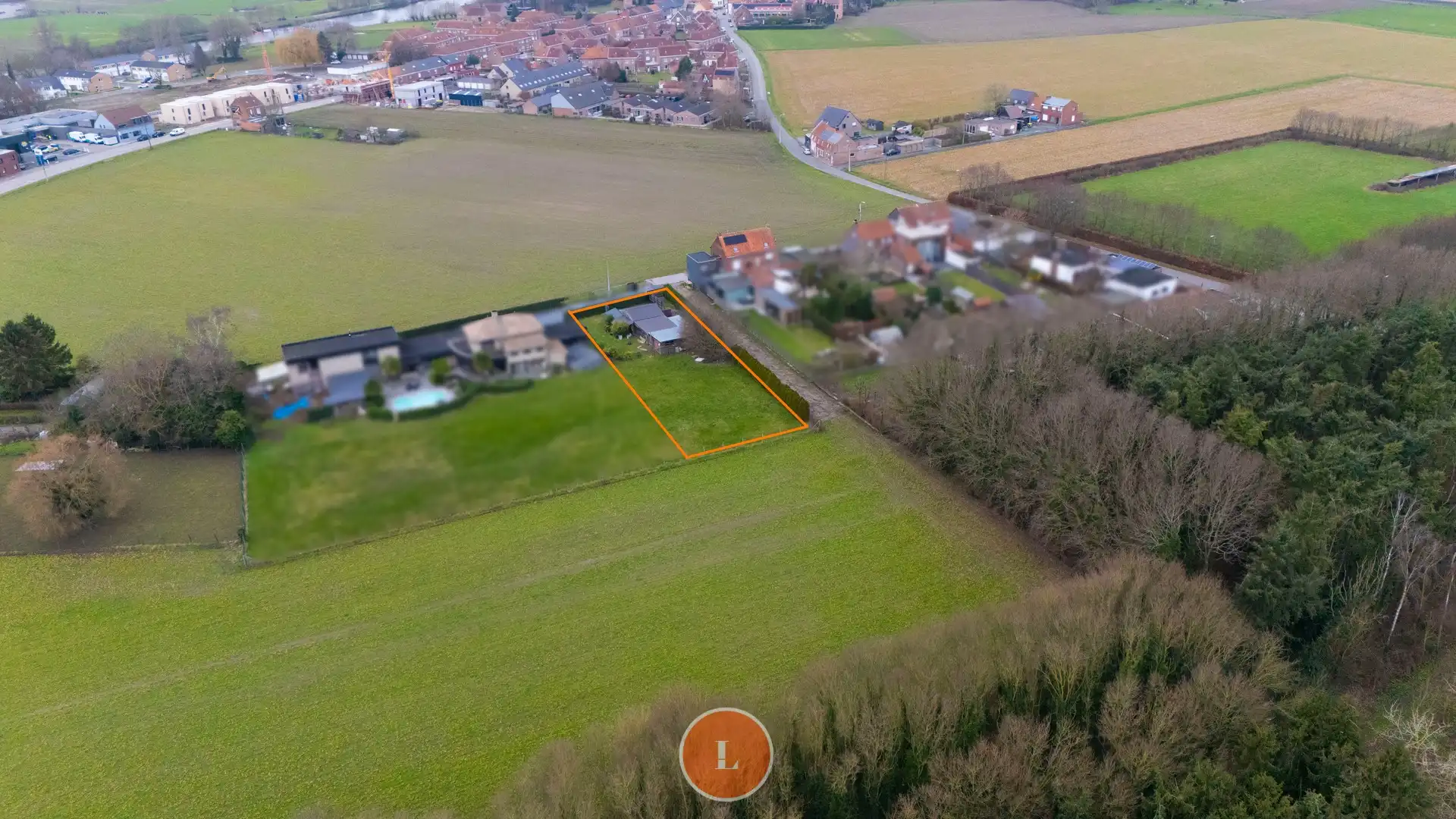 Rustig gelegen bouwgrond te koop in Wervik – 1.408 m² foto {{pictureIndex}}