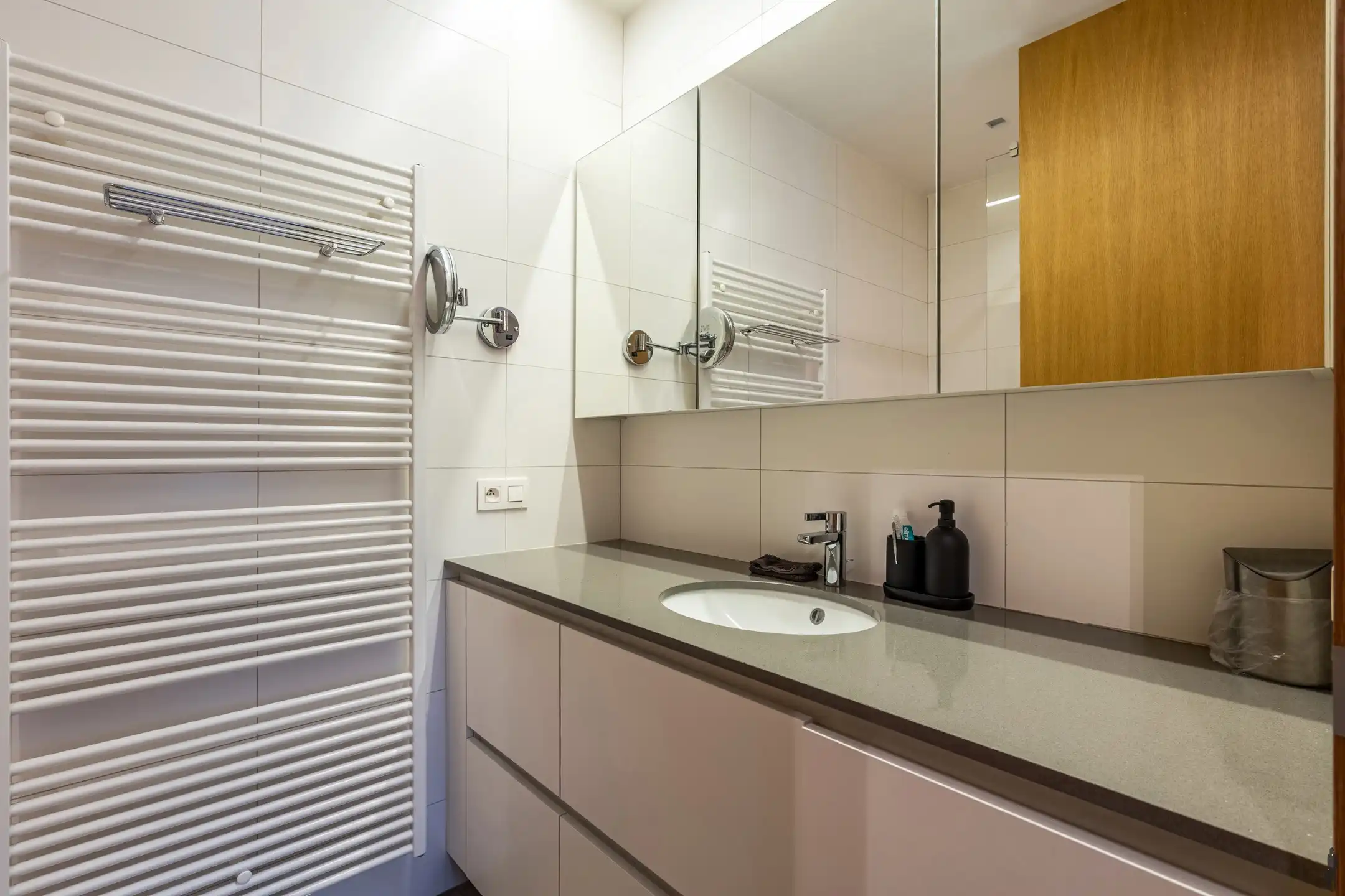 Stijlvol appartement op tweede verdieping met royaal terras foto 15