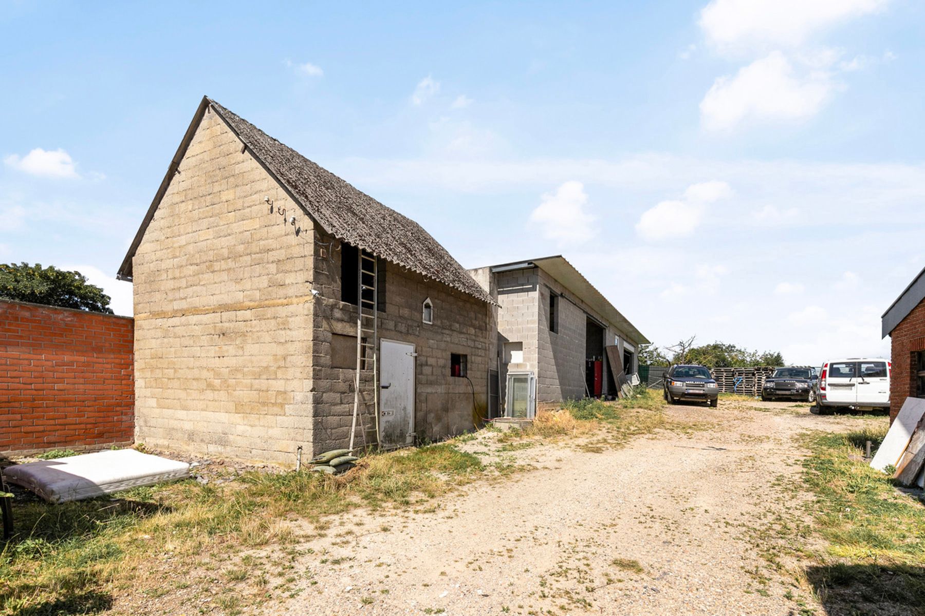 Huis met hangaar/werkhuis/opslag en weide op perceel van 23a foto 22