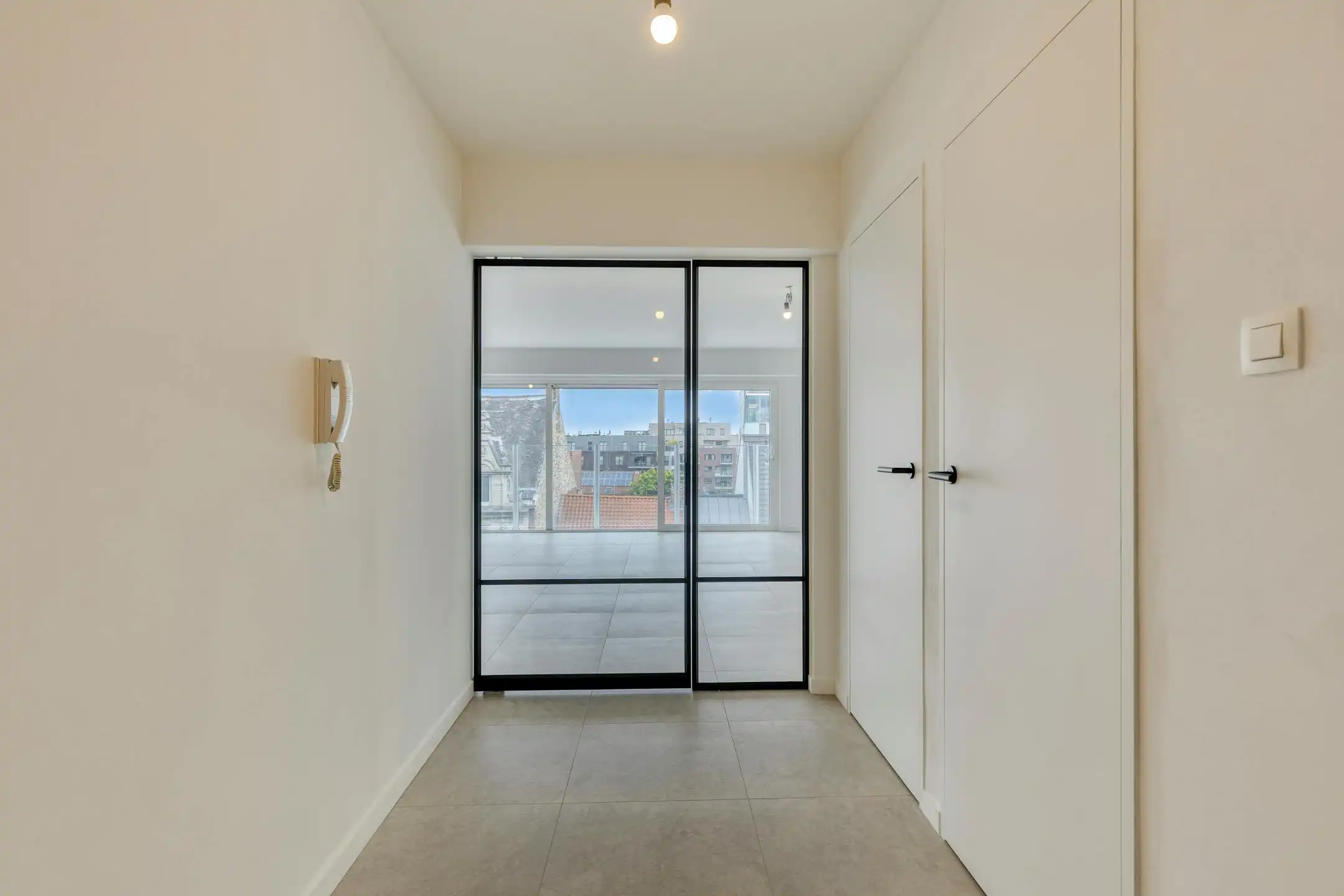 Volledig gerenoveerd appartement te koop in Roeselare  foto 4