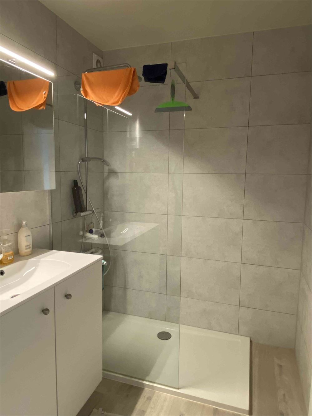 Prachtig appartement met afgesloten garagebox foto 11