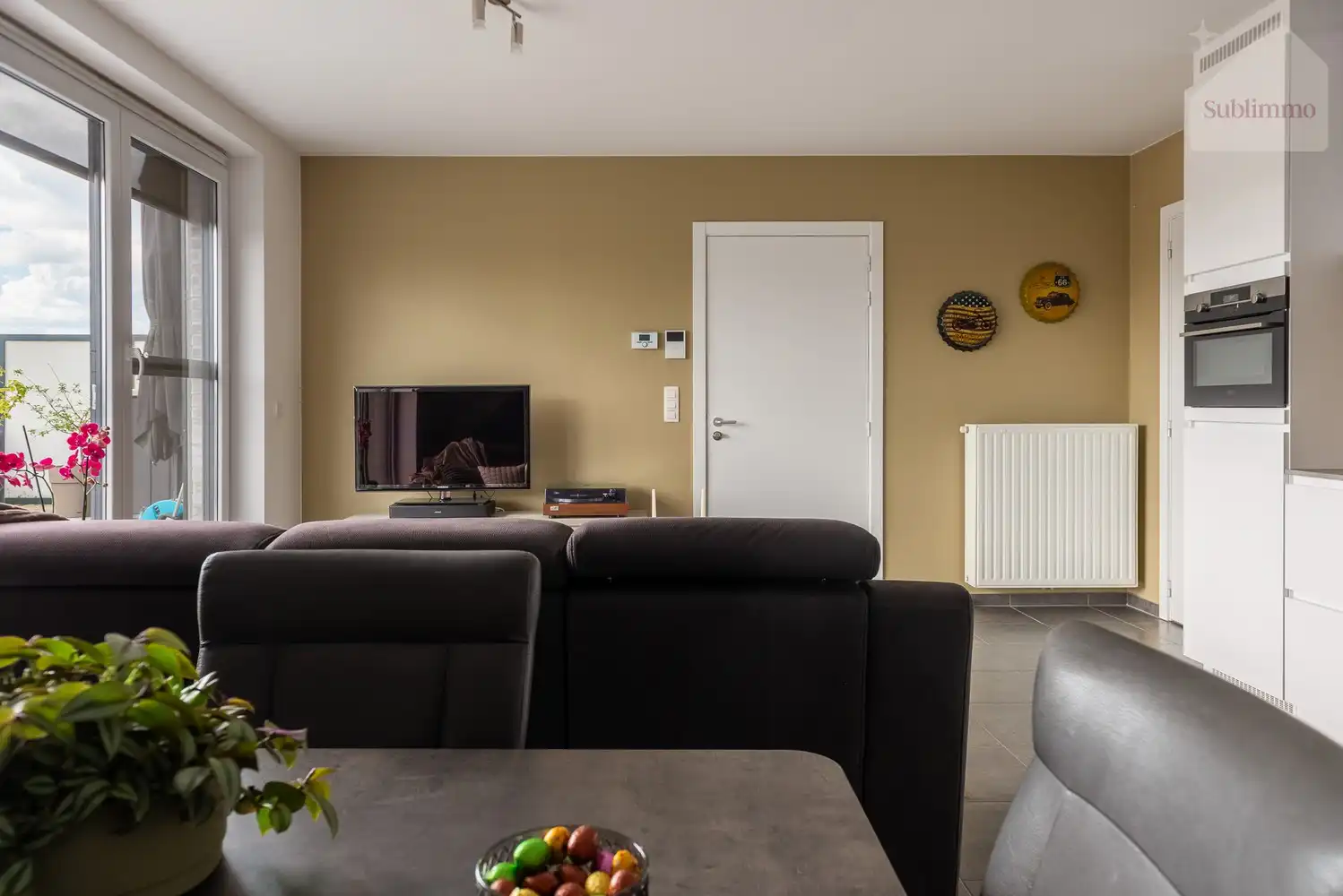 Verzorgd dakappartement met groot terras en dubbele parking foto 4