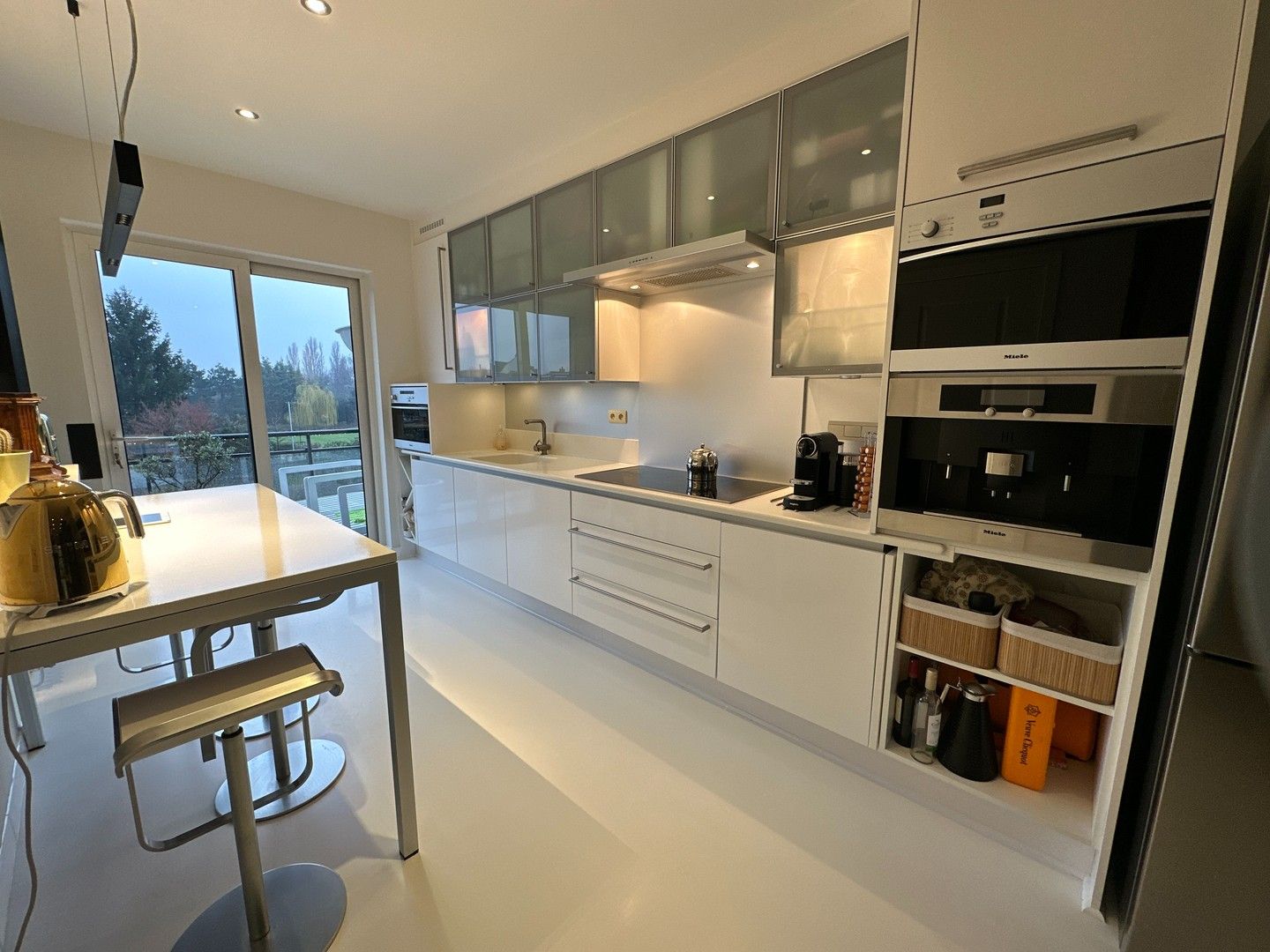 Uniek 4-slaapkamer appartement aan het Kerkplein foto 4