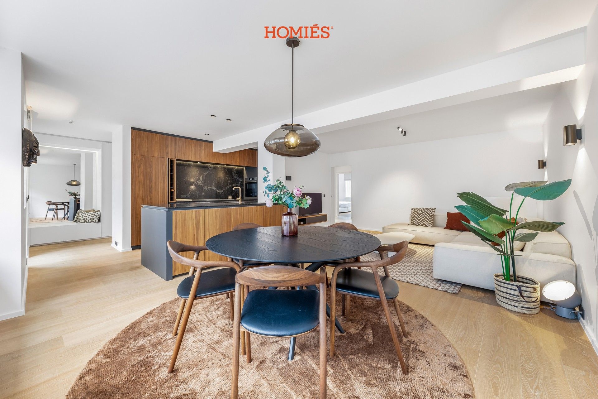 Top-notch appartement met dubbele garagebox foto {{pictureIndex}}
