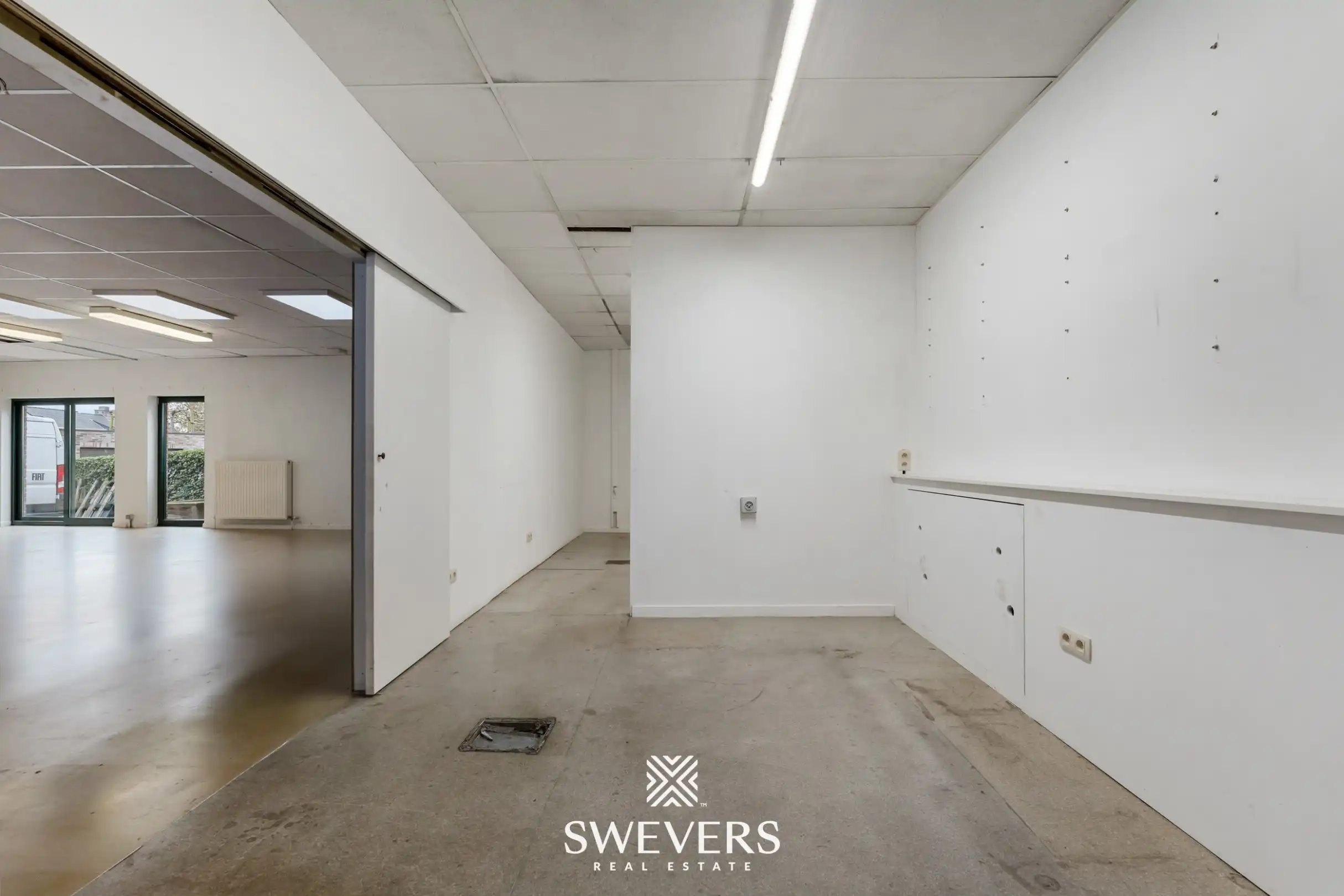 Commerciële opportuniteit met veel visibiliteit en ruimte in het centrum van Beringen foto 22