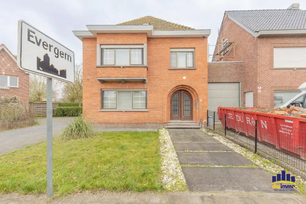 Instapklare, volledig gerenoveerde woning met 4 slaapkamers & ruime tuin met bijgebouw in Evergem foto 2