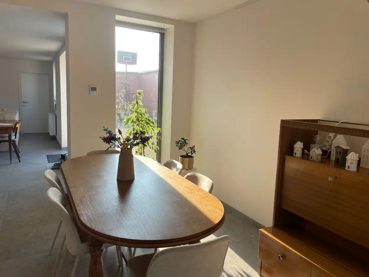 Twee slaapkamer gezinswoning (type halfopen) met ruim terras foto 12