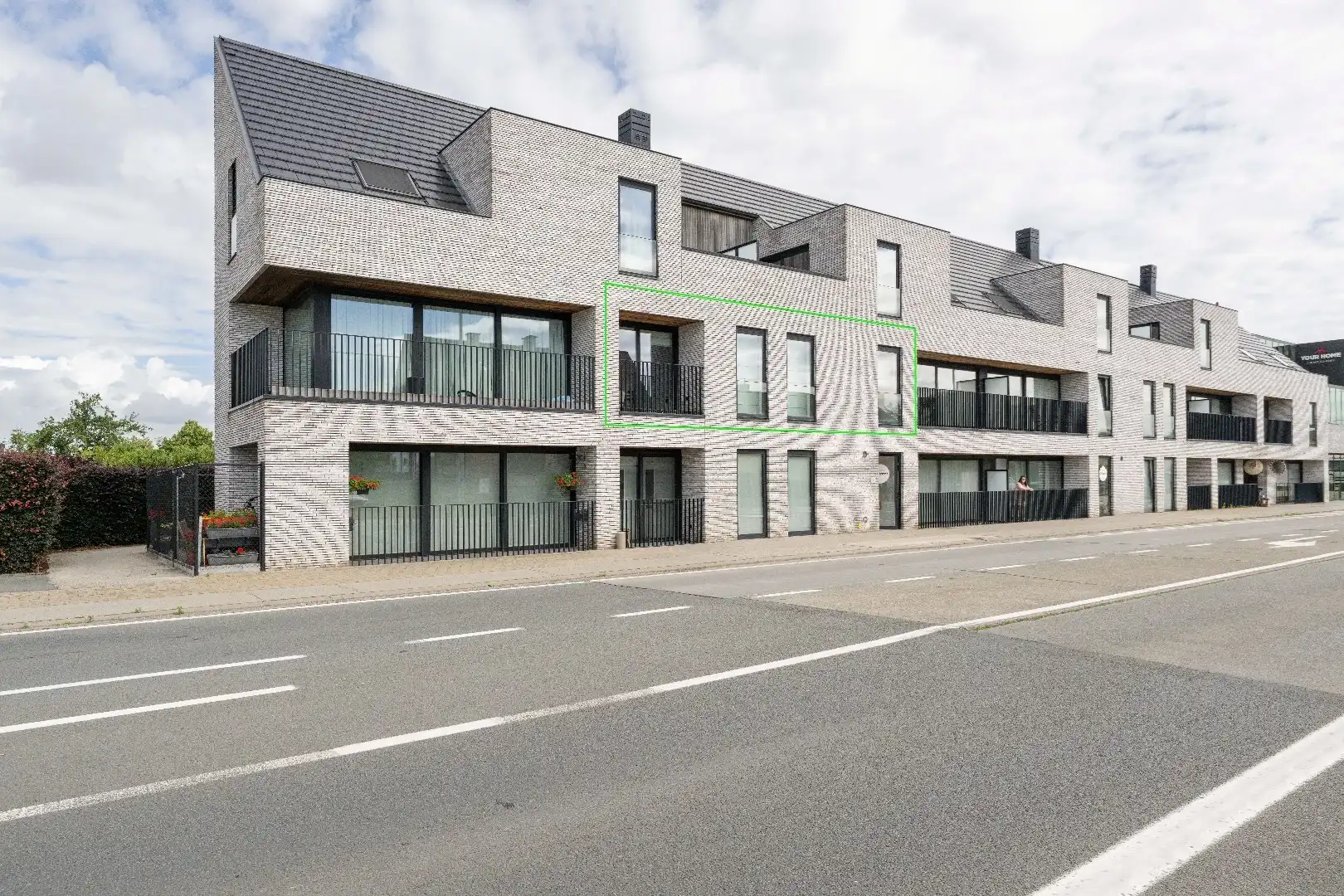 Instapklaar, energiezuinig appartement (2019) met terras in Beveren-Leie foto 16